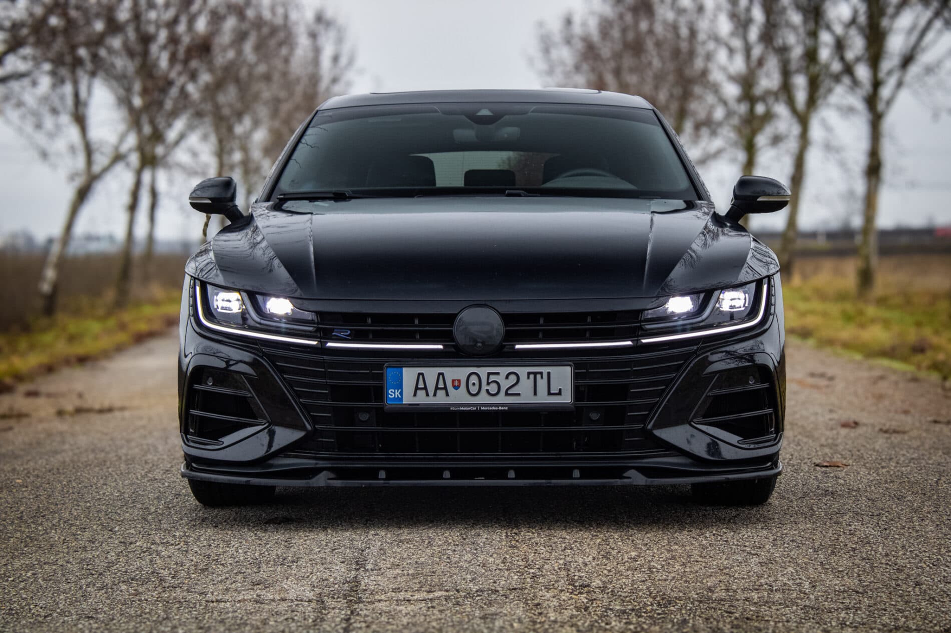2022 Volkswagen Arteon R, čierna kombi, 40 950 km