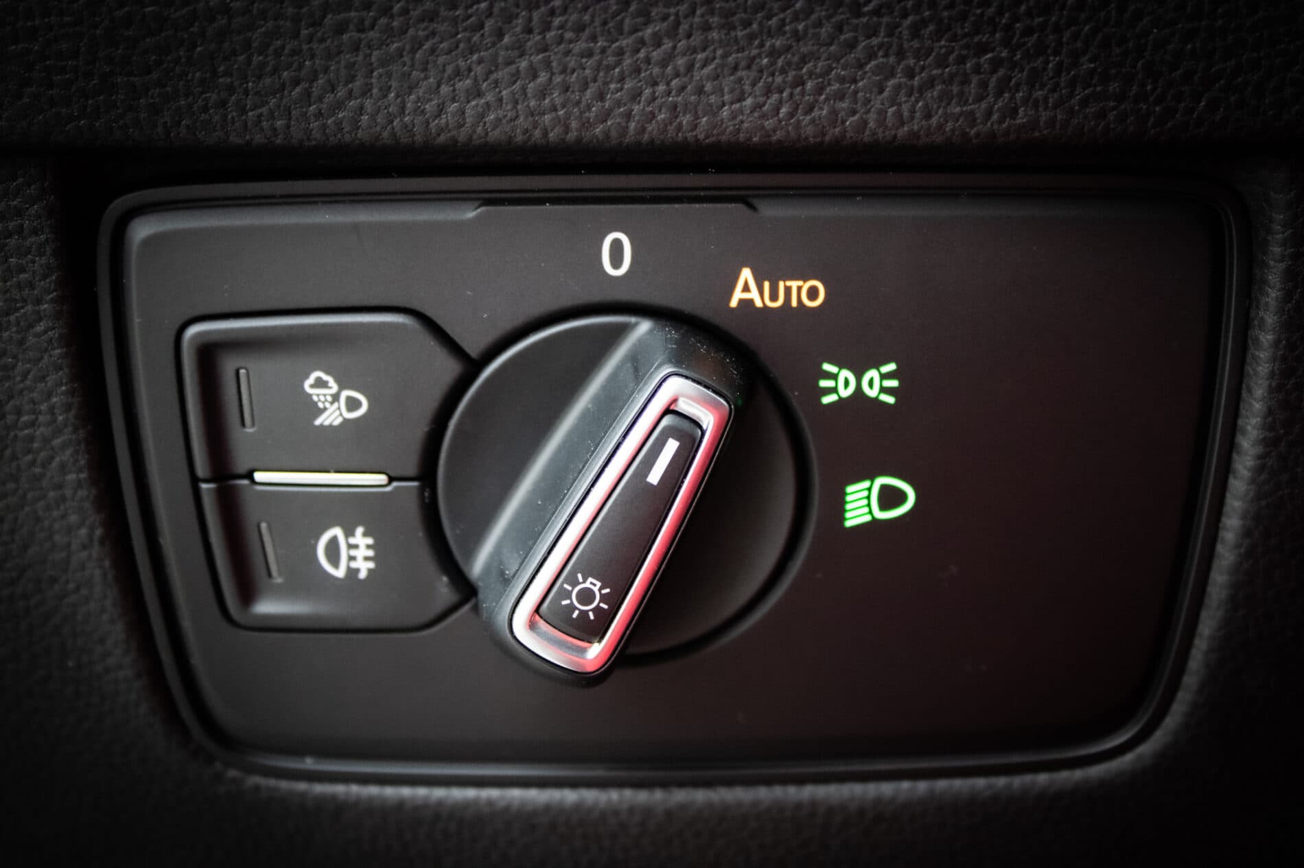 2022 Volkswagen Arteon R, čierna kombi, 40 950 km