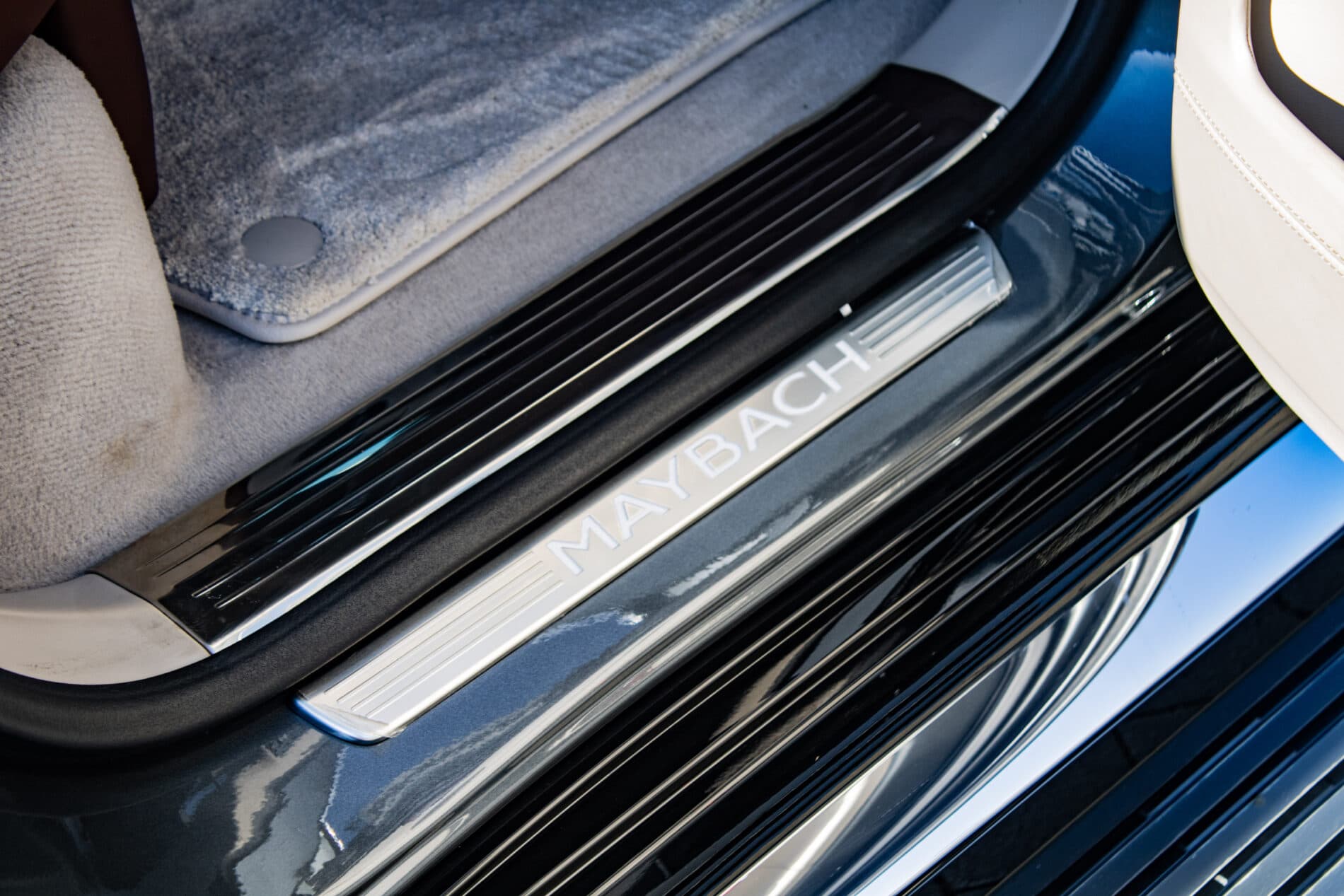 2022 Mercedes-Benz GLS Maybach, sivá suv, 42 000 km