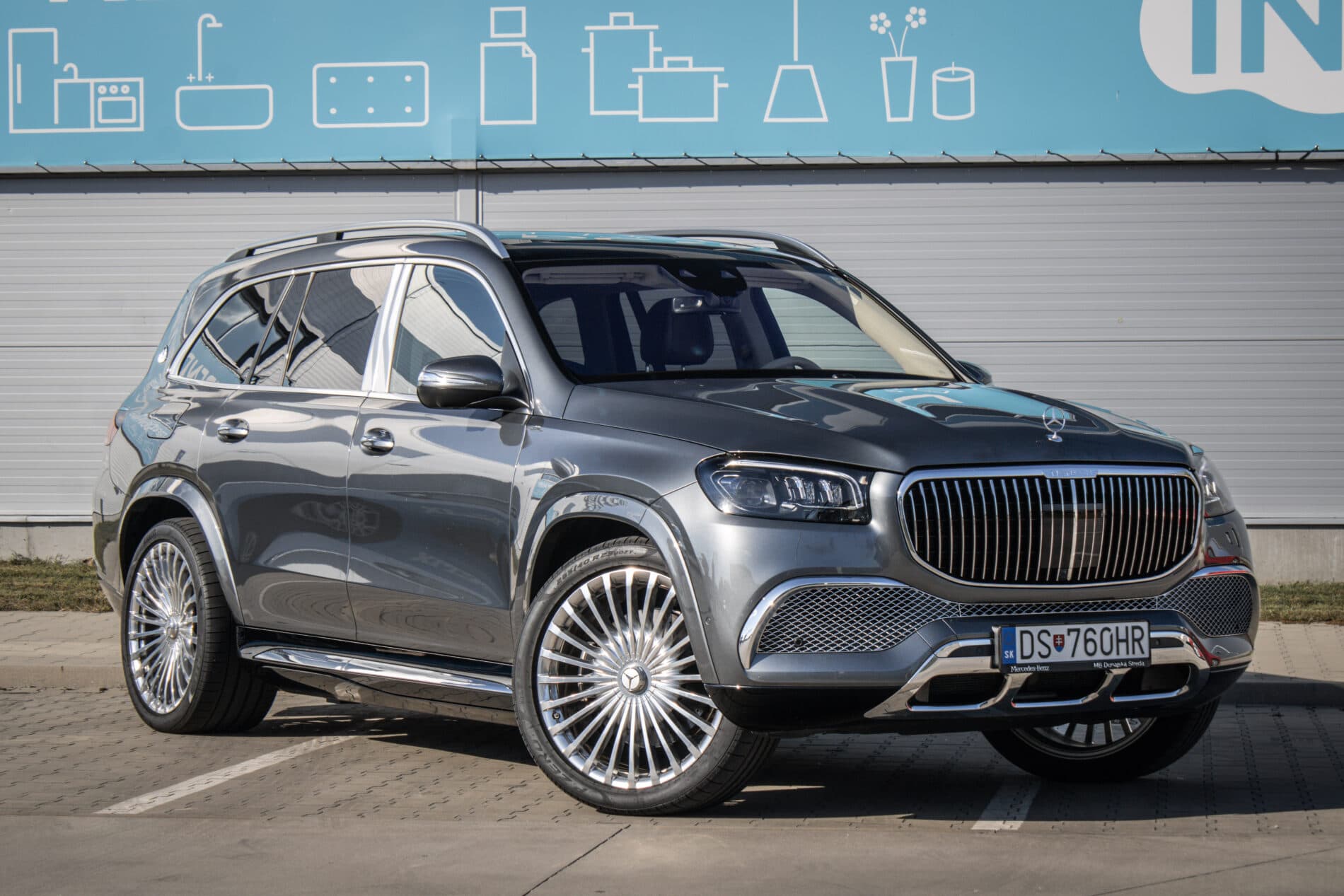 2022 Mercedes-Benz GLS Maybach, sivá suv, 42 000 km