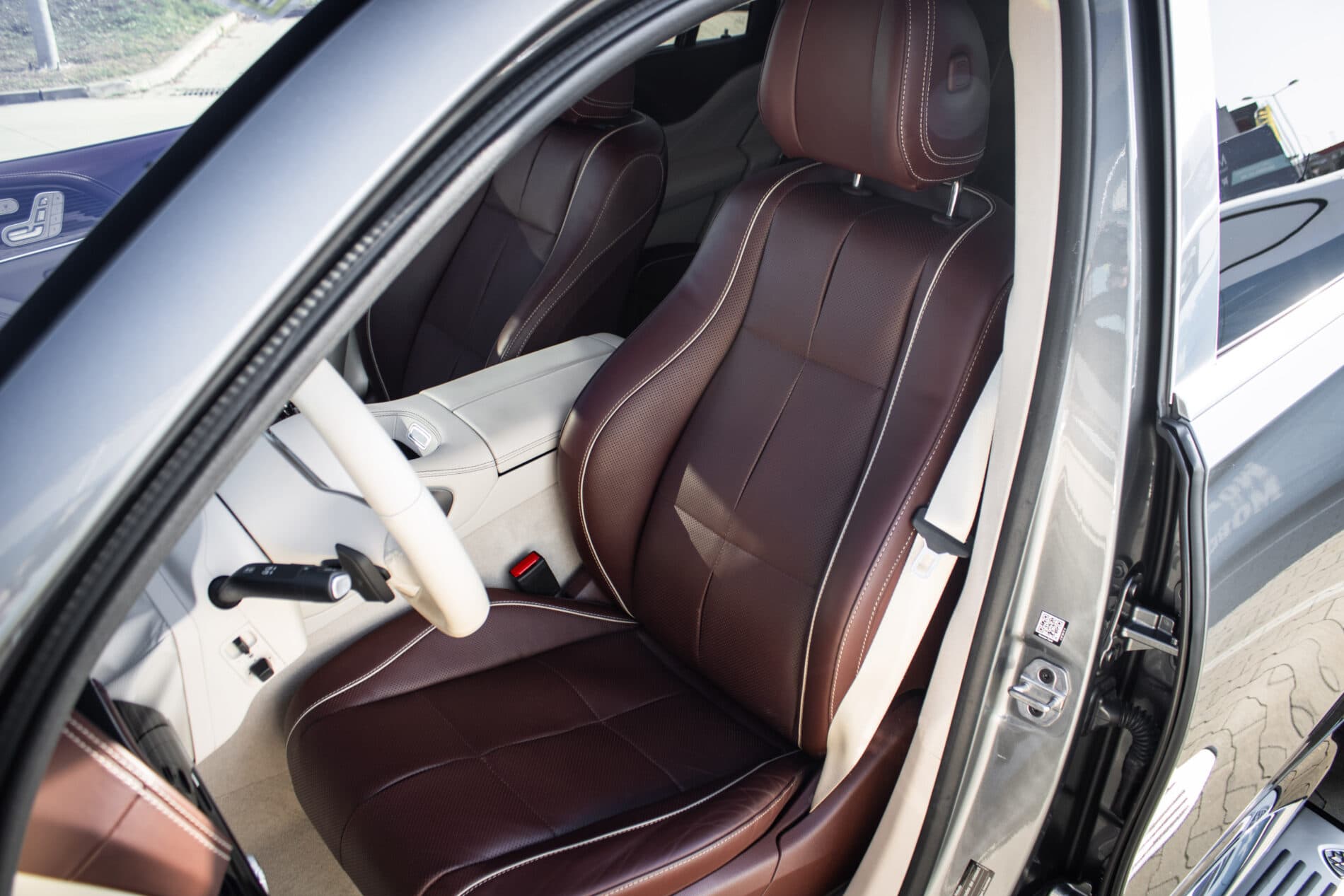 2022 Mercedes-Benz GLS Maybach, sivá suv, 42 000 km