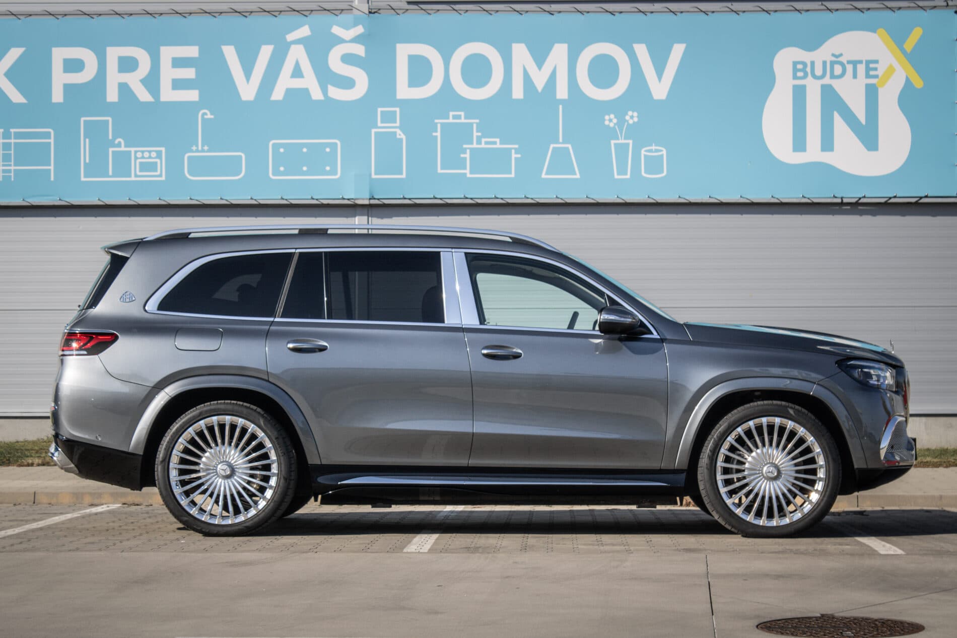 2022 Mercedes-Benz GLS Maybach, sivá suv, 42 000 km
