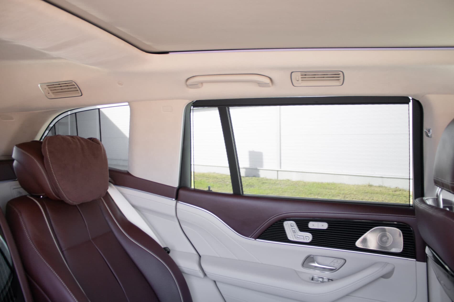 2022 Mercedes-Benz GLS Maybach, sivá suv, 42 000 km