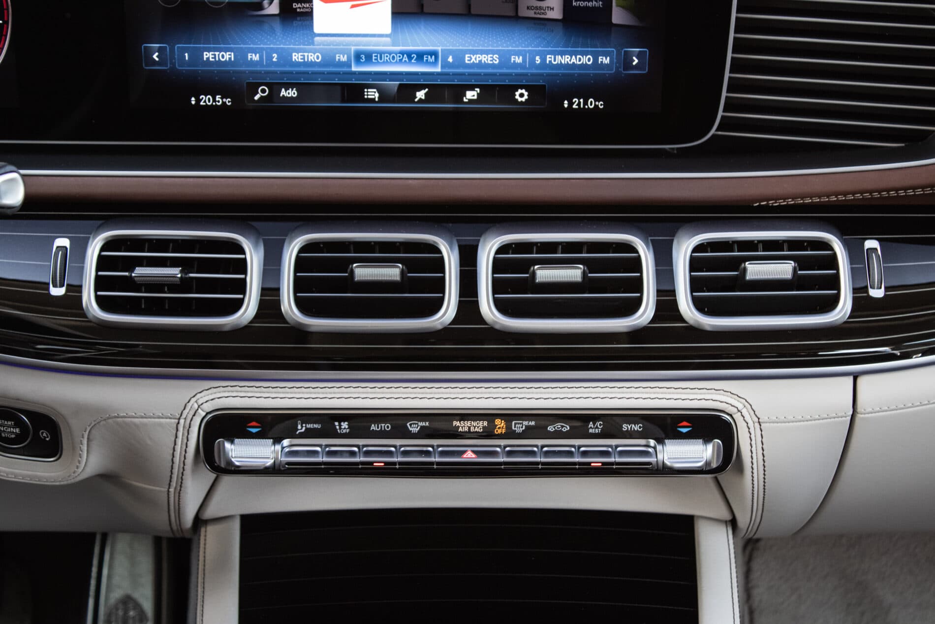 2022 Mercedes-Benz GLS Maybach, sivá suv, 42 000 km