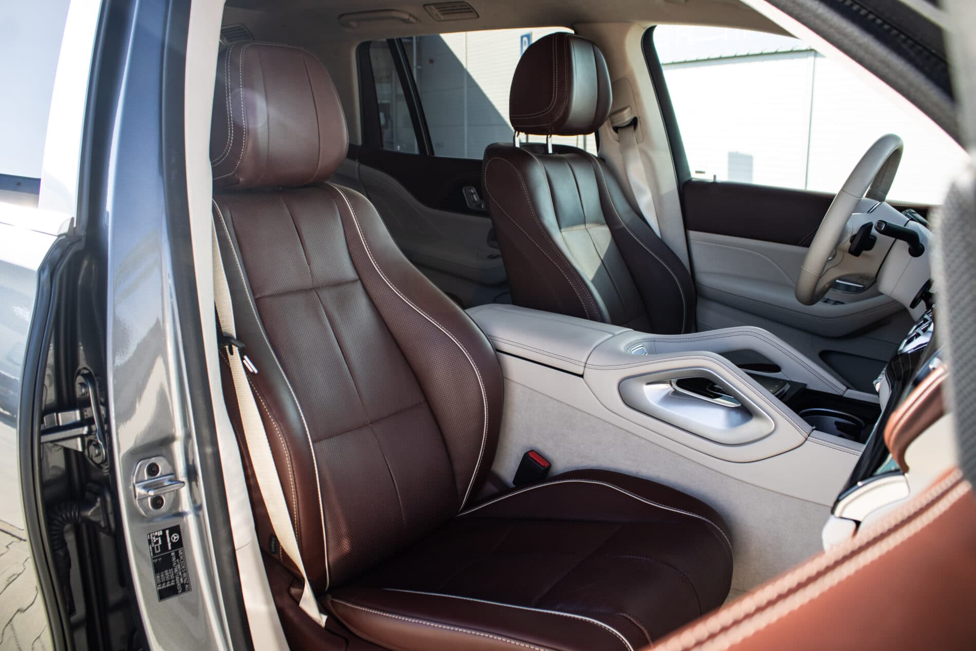2022 Mercedes-Benz GLS Maybach, sivá suv, 42 000 km