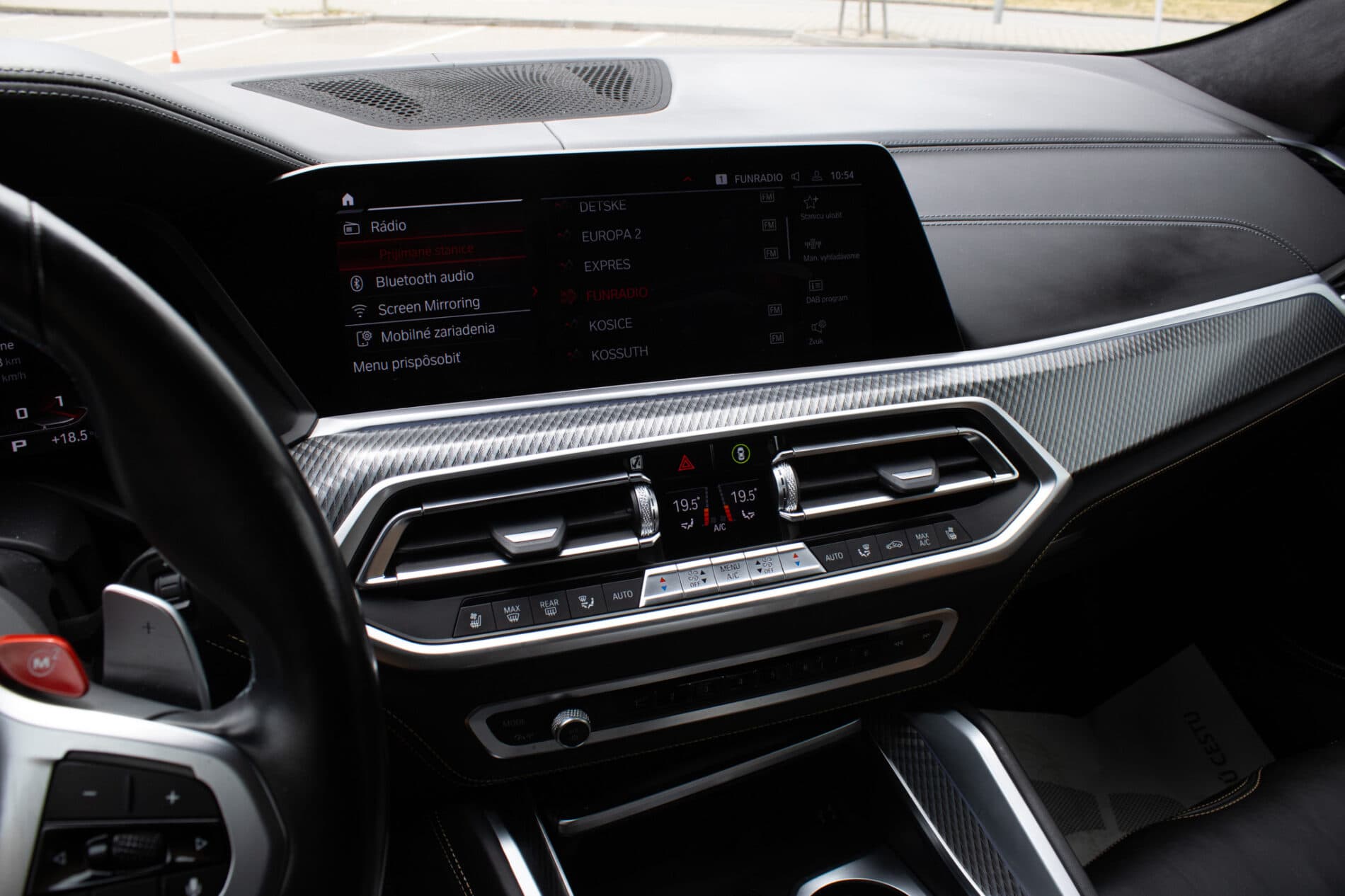 2021 BMW X6 M, modrá suv, 58 721 km