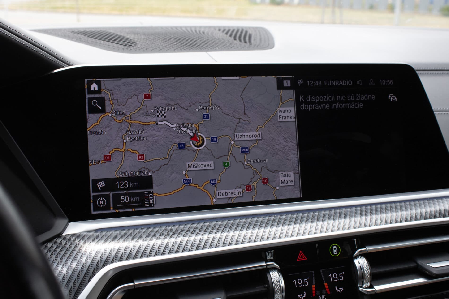 2021 BMW X6 M, modrá suv, 58 721 km