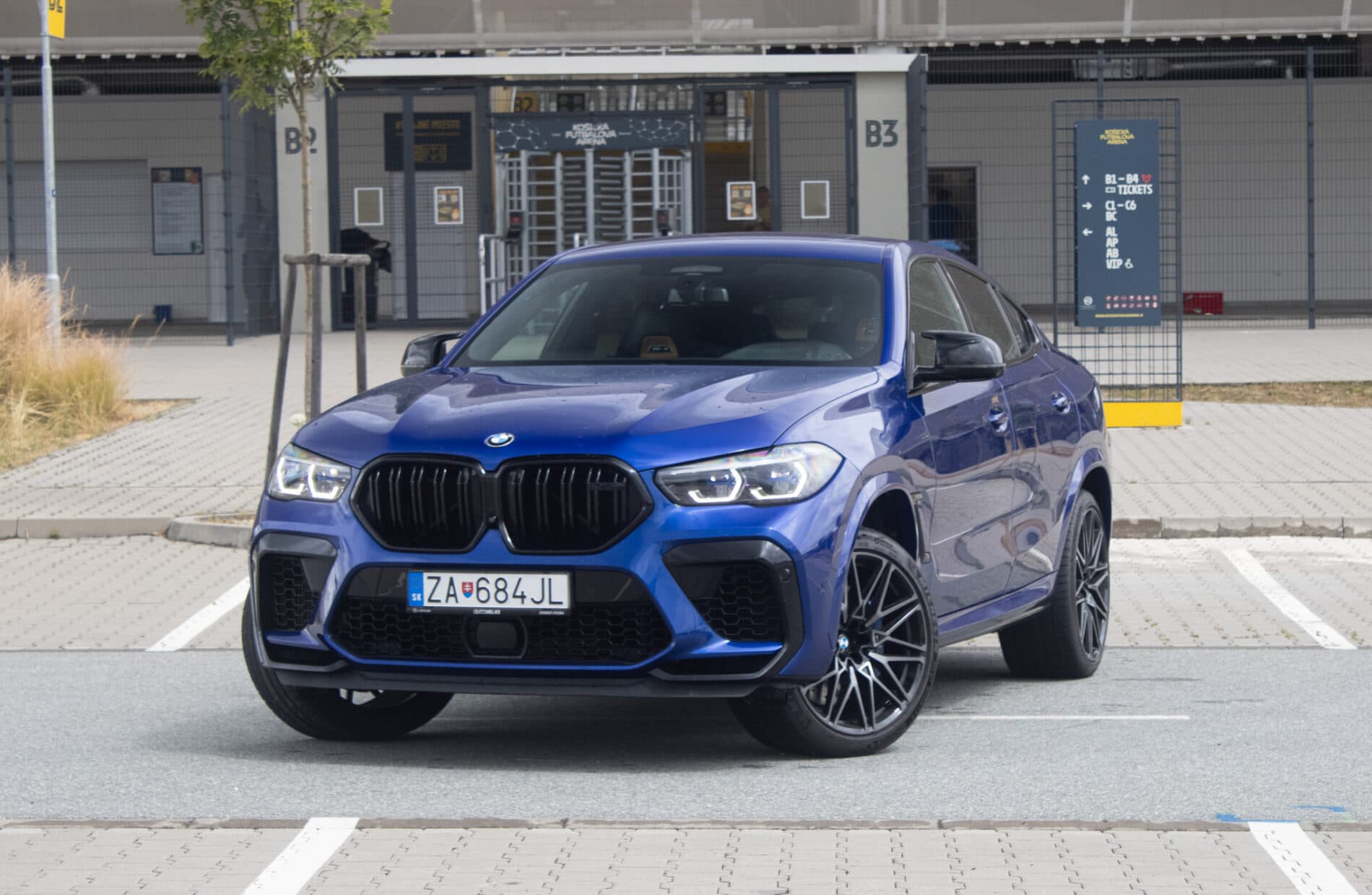 2021 BMW X6 M