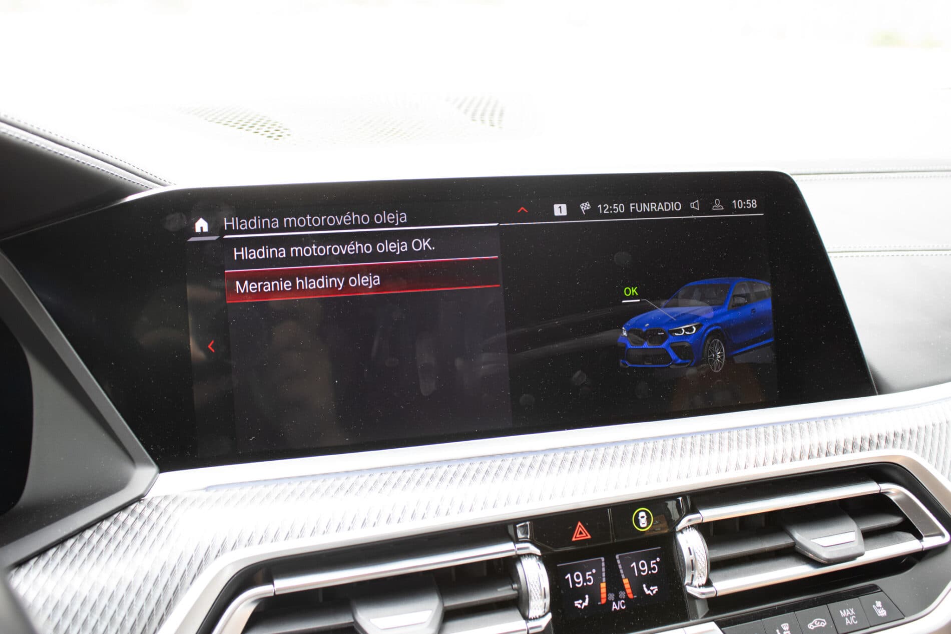 2021 BMW X6 M, modrá suv, 58 721 km
