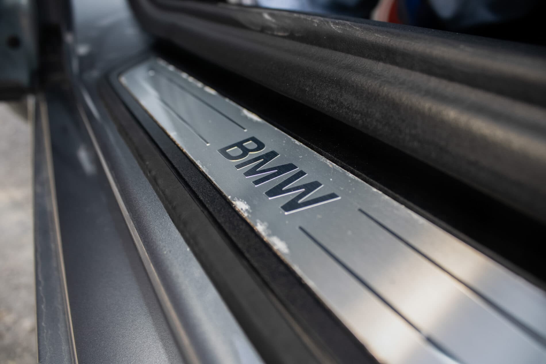 2017 BMW 530d, sivá kombi, 284 000 km