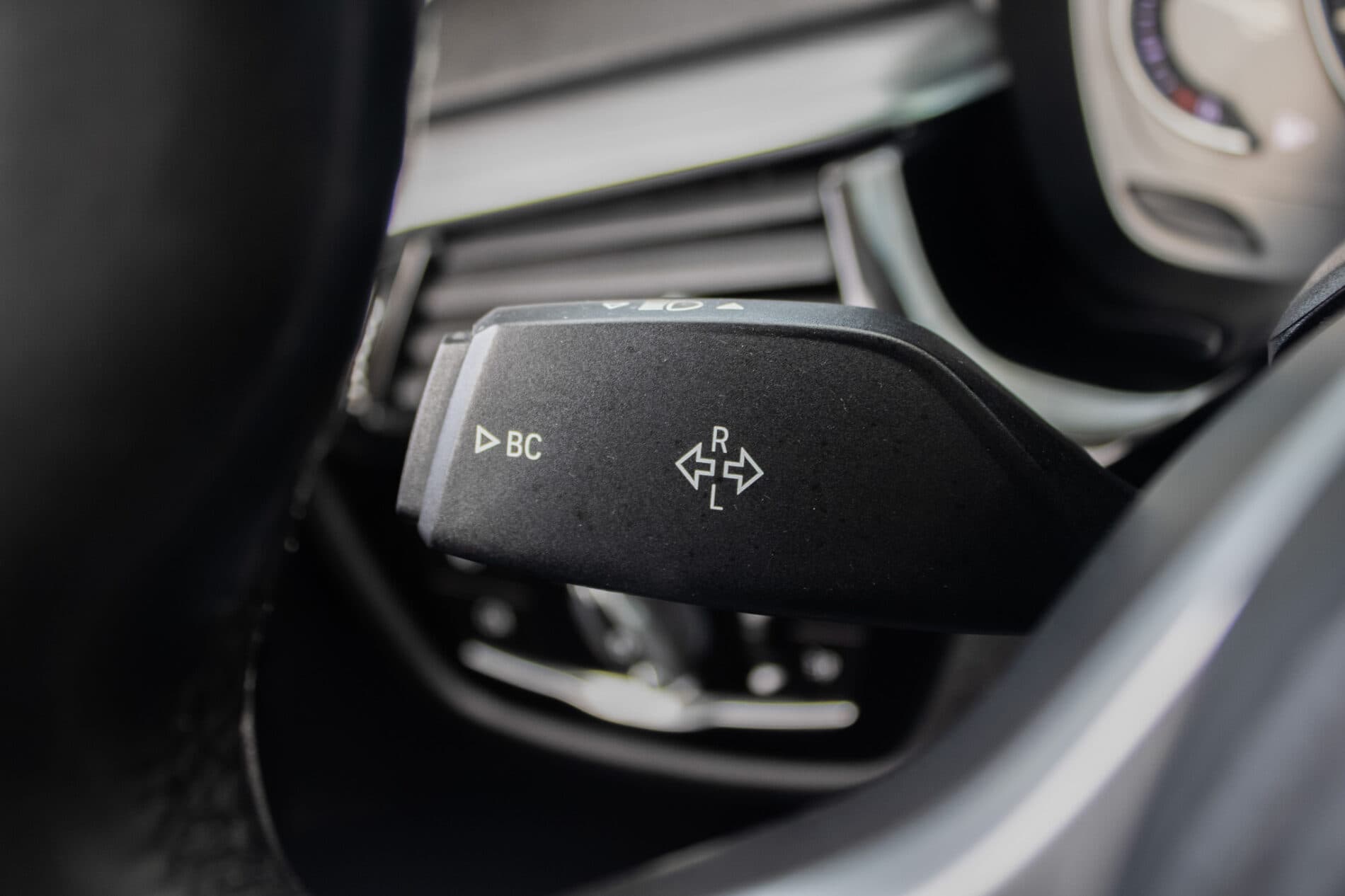 2017 BMW 530d, sivá kombi, 284 000 km