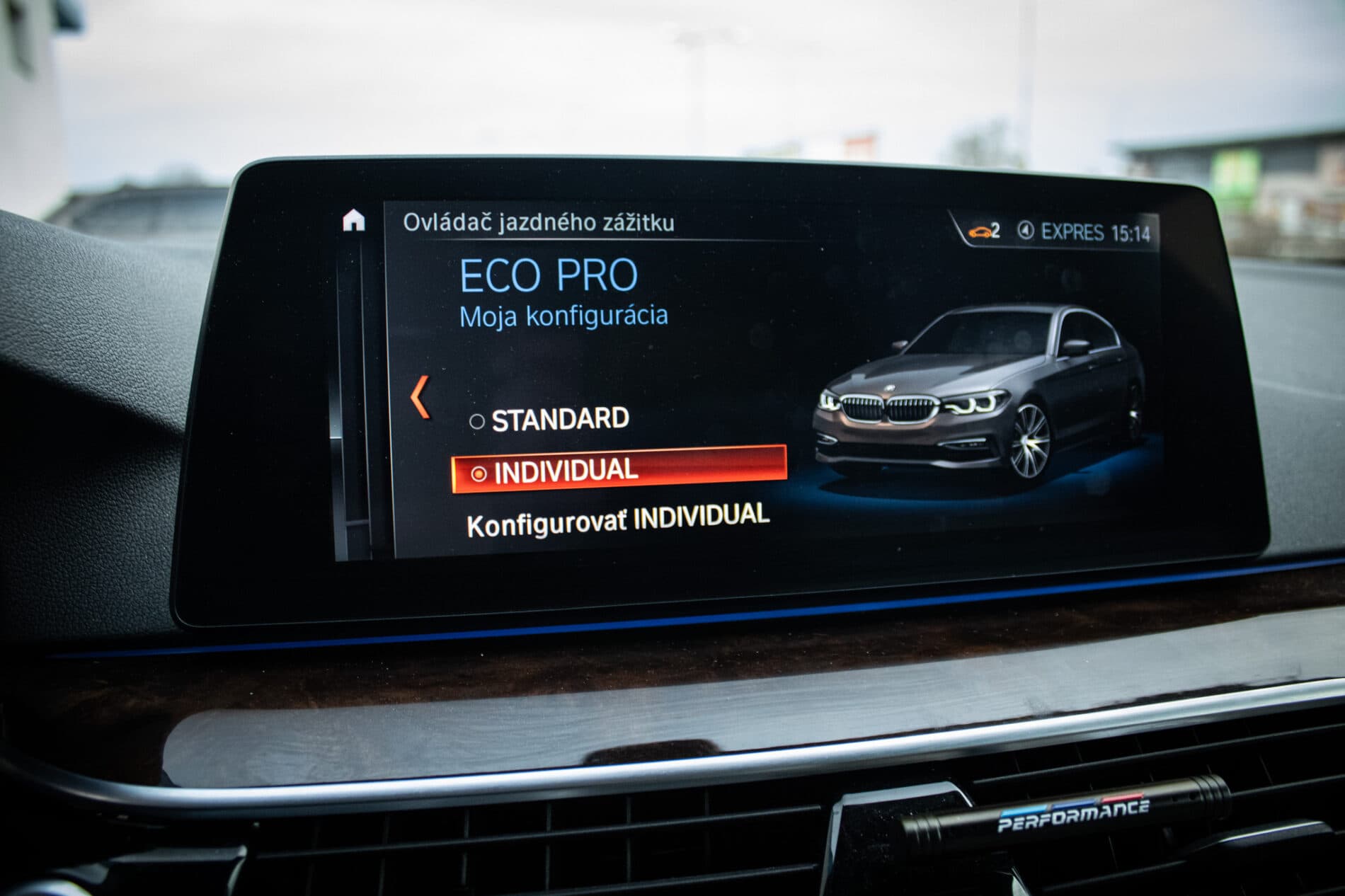 2017 BMW 540d, sivá sedan, 182 573 km