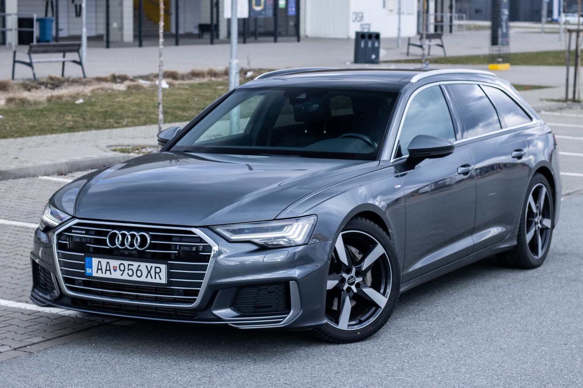2020 AUDI A6, sivá kombi, 112 831 km