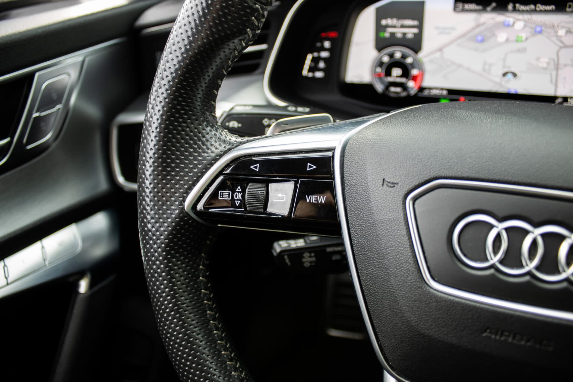 2020 AUDI A6, sivá kombi, 112 831 km