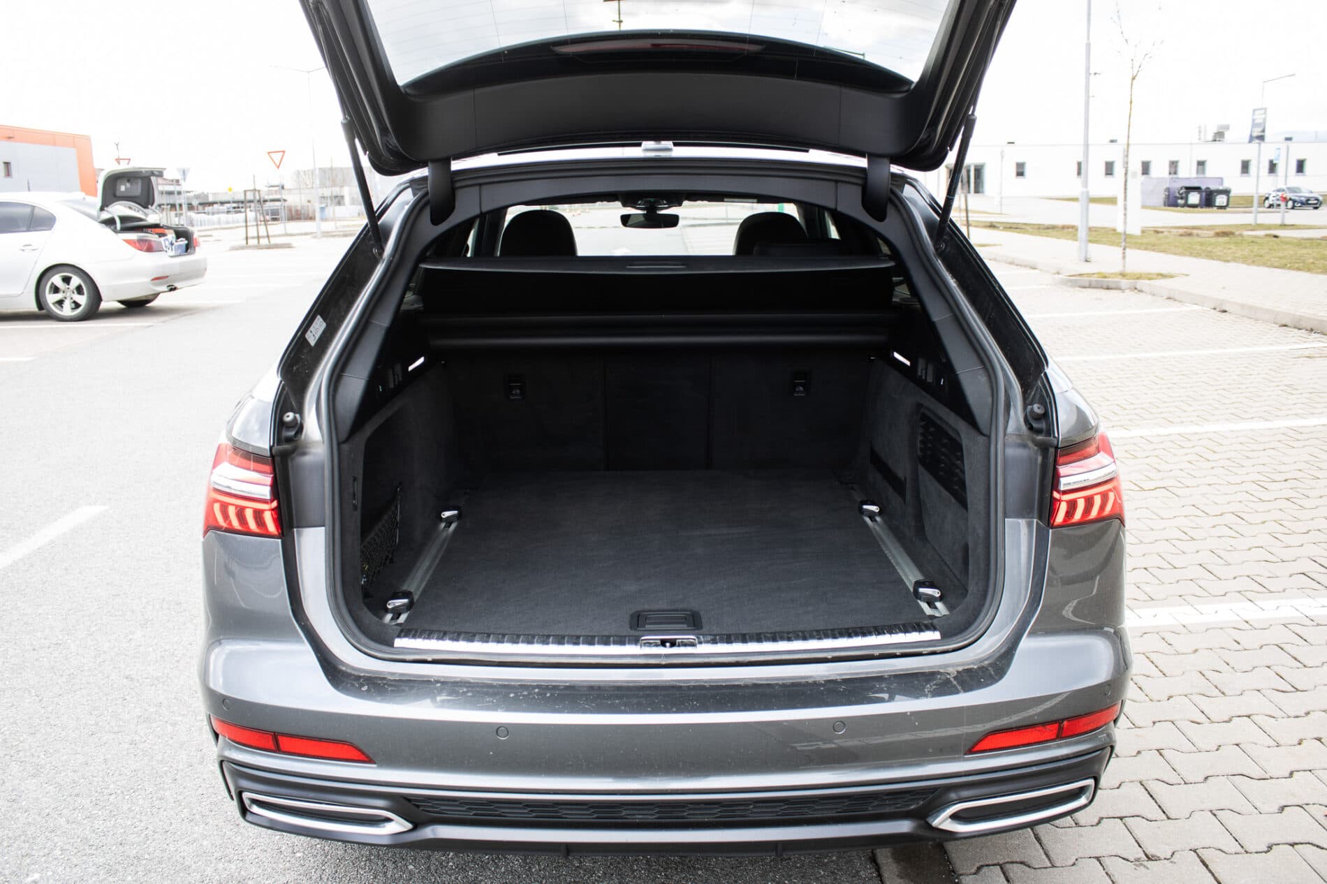 2020 AUDI A6, sivá kombi, 112 831 km