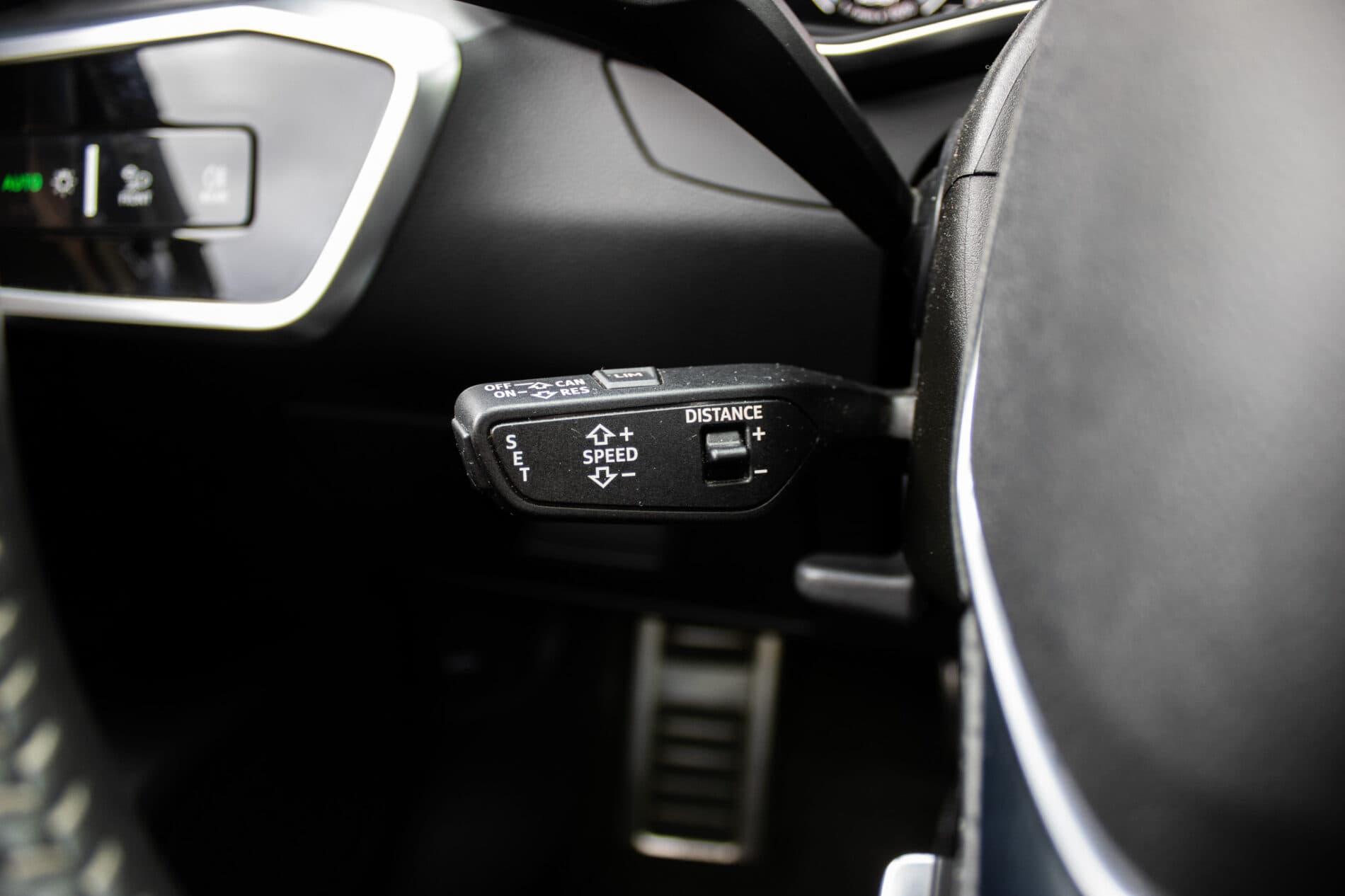 2020 AUDI A6, sivá kombi, 112 831 km