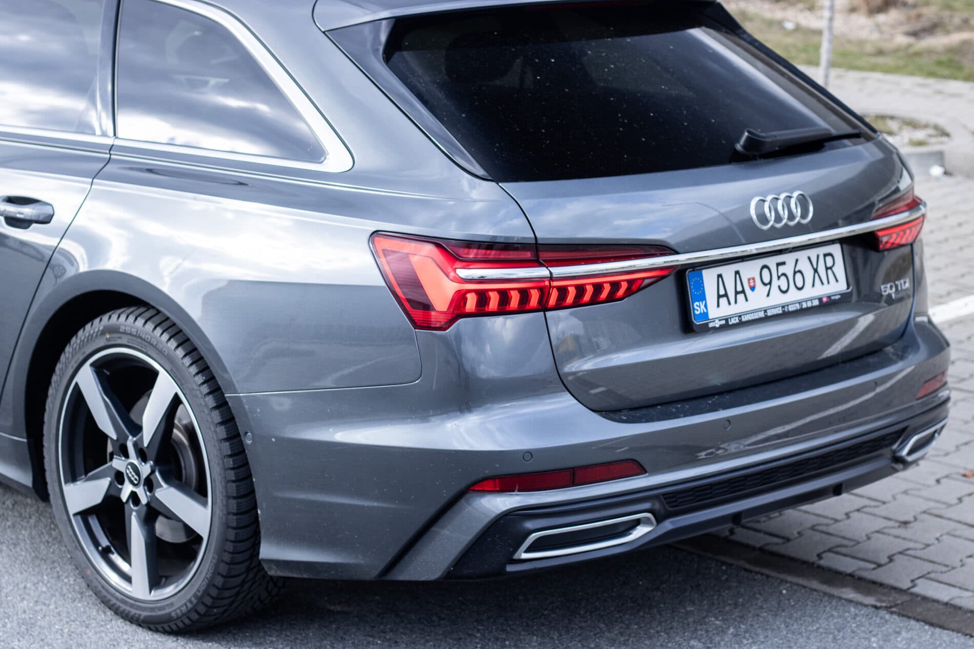 2020 AUDI A6, sivá kombi, 112 831 km
