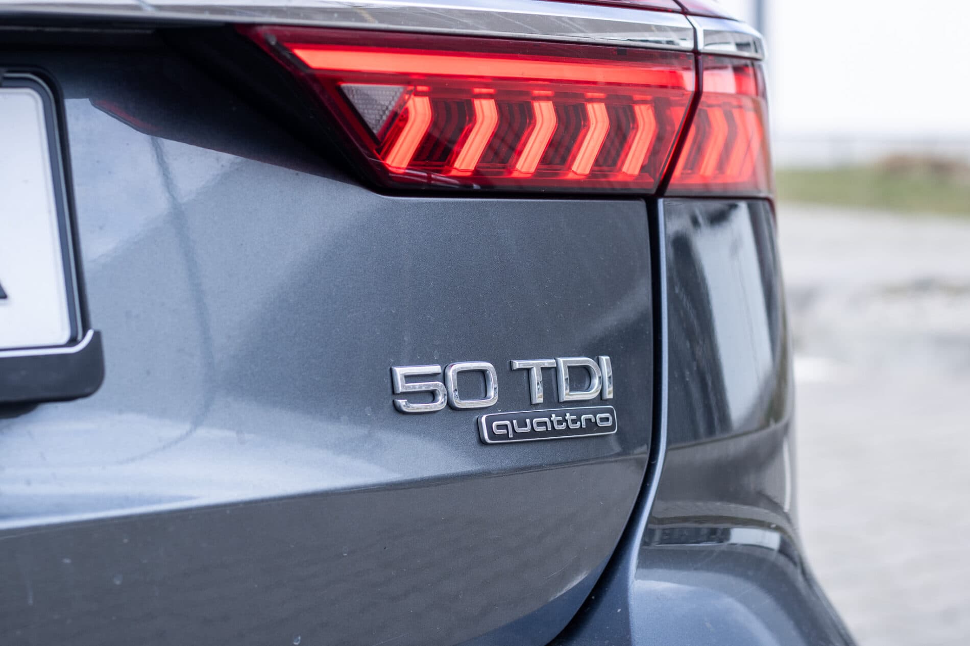 2020 AUDI A6, sivá kombi, 112 831 km