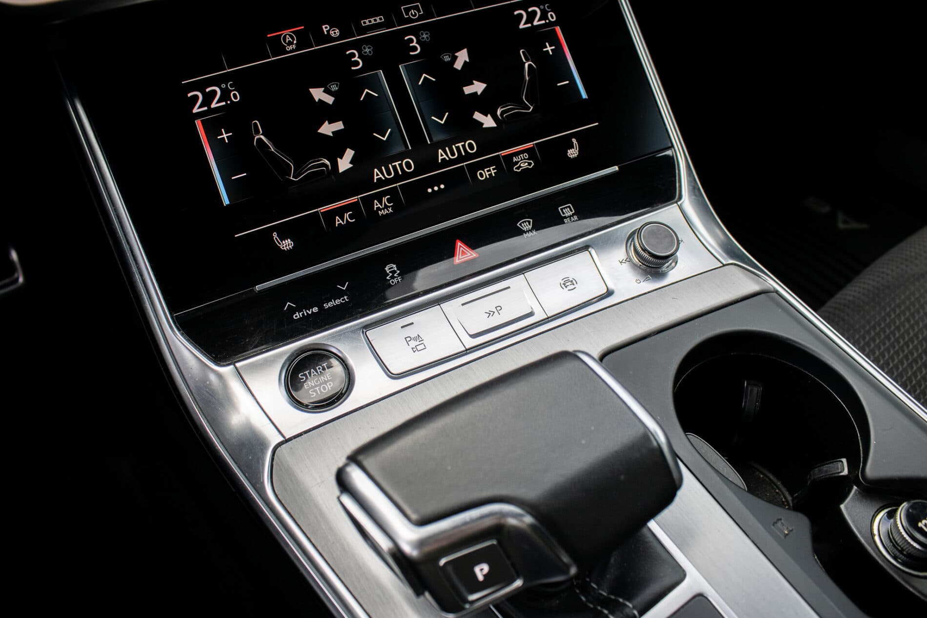 2020 AUDI A6, sivá kombi, 112 831 km
