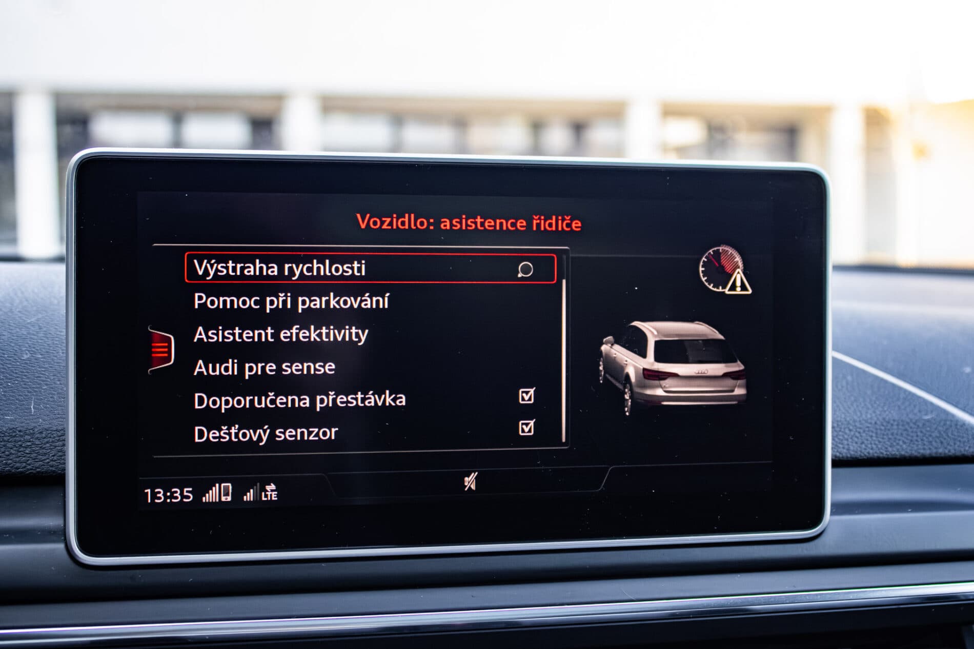 2017 AUDI A4, zelená kombi, 301 102 km