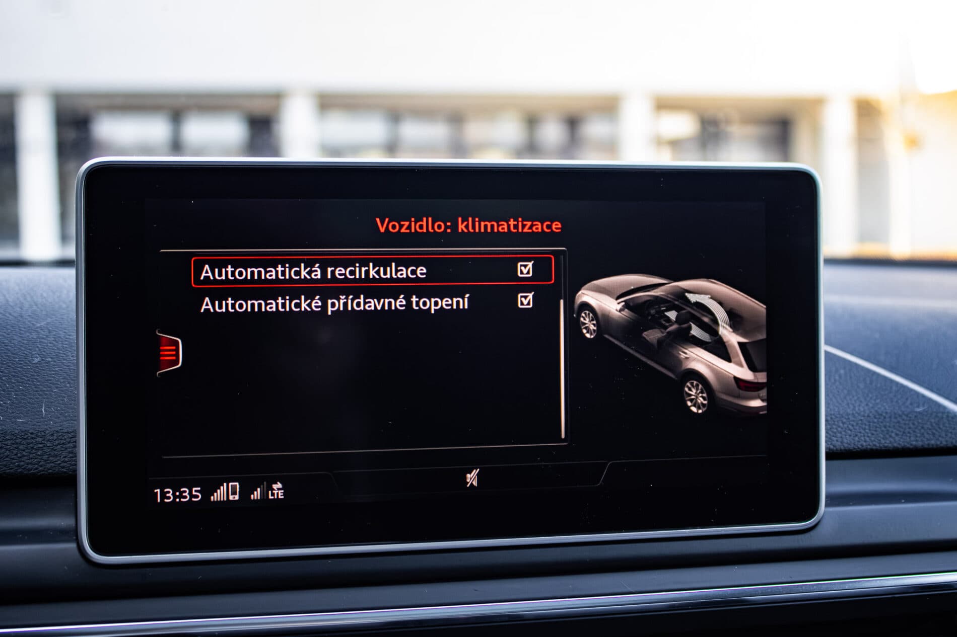 2017 AUDI A4, zelená kombi, 301 102 km