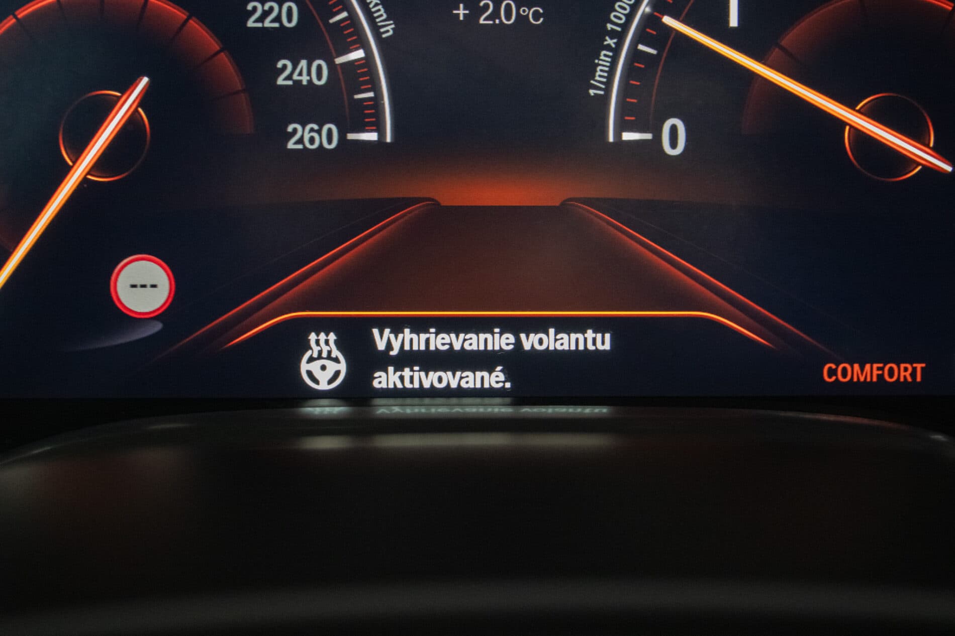 2018 BMW 740d, biela sedan, 208 000 km