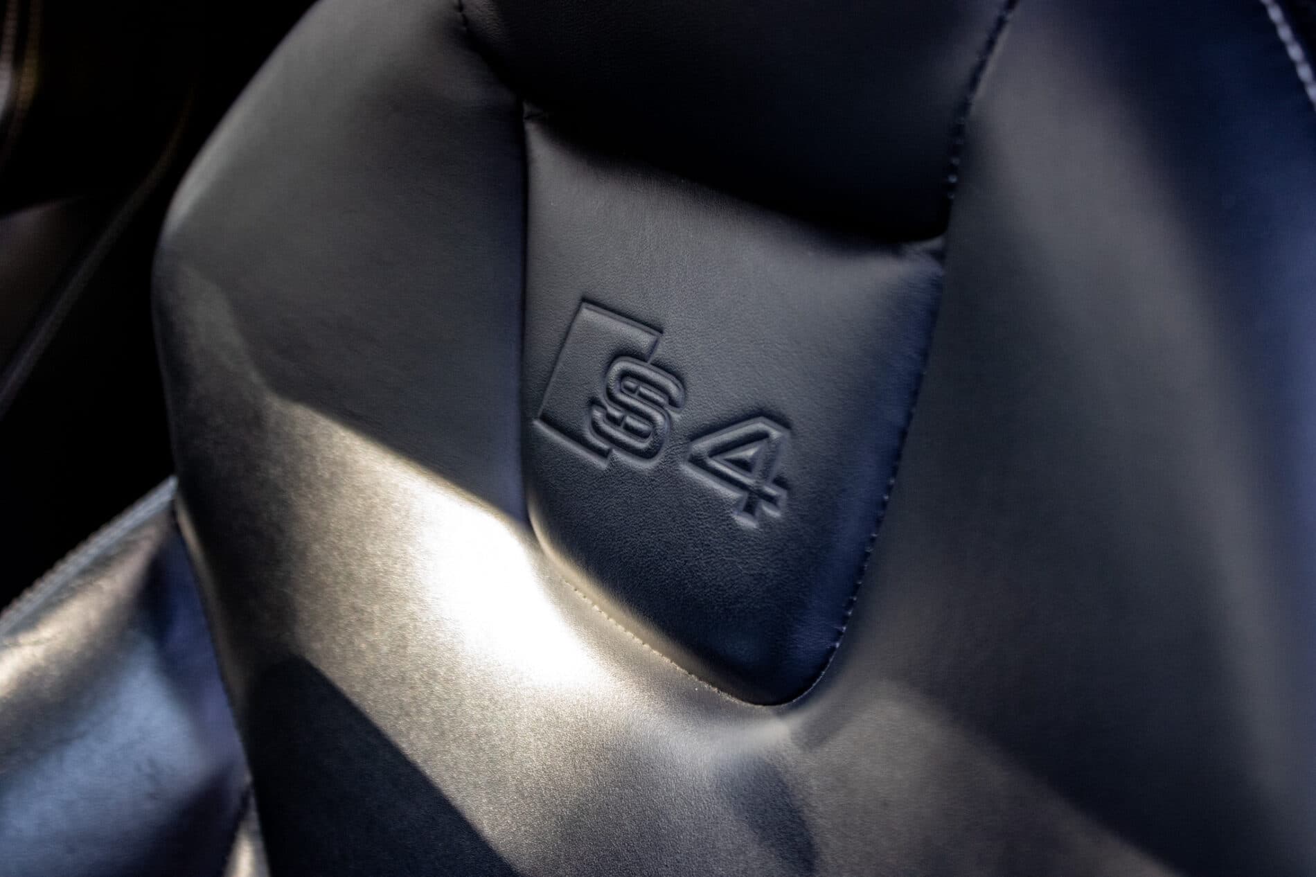 2011 AUDI S4, modrá kombi, 141 540 km