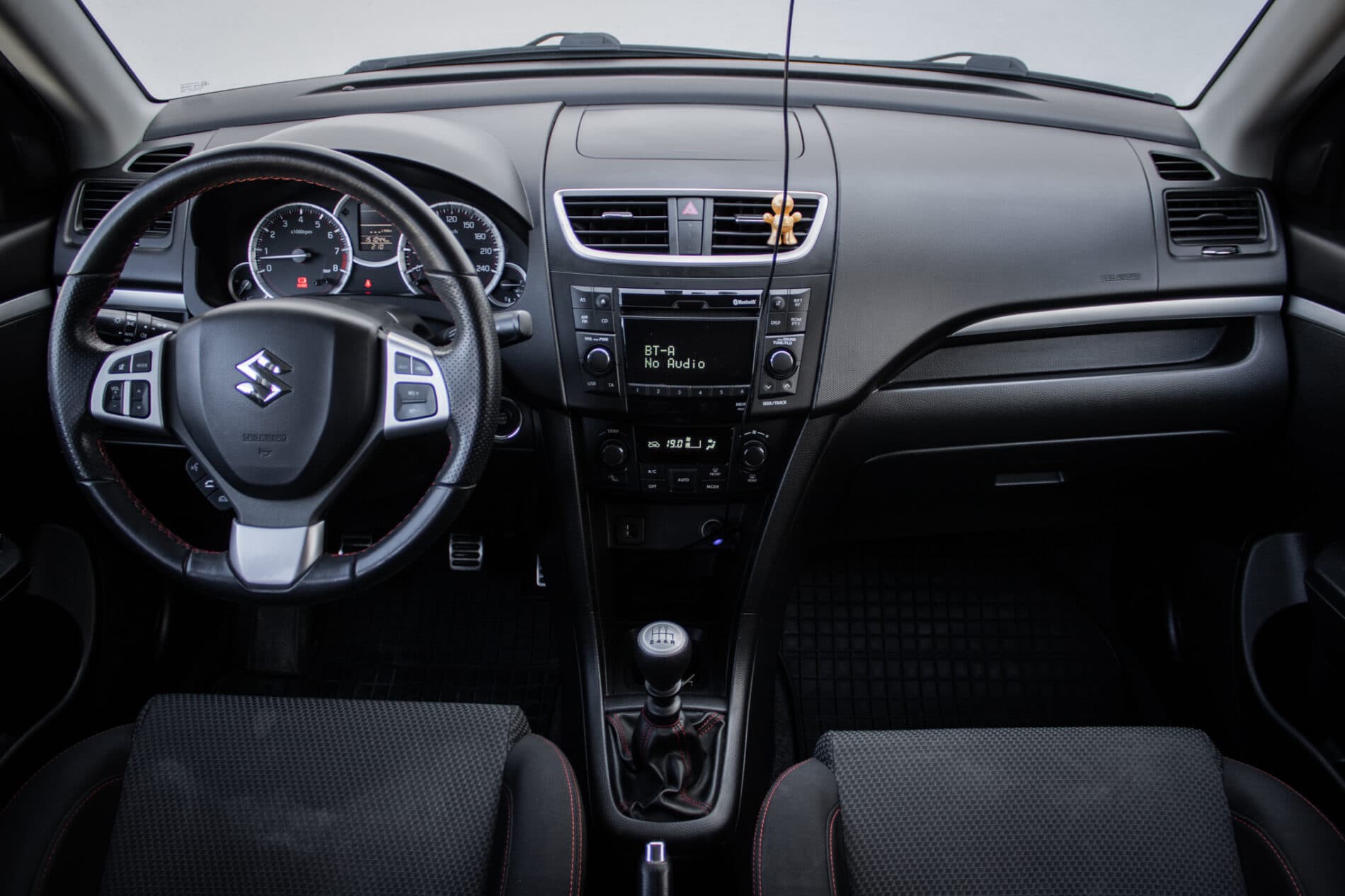 2015 Suzuki Swift Sport, žltá hatchback, 151 044 km