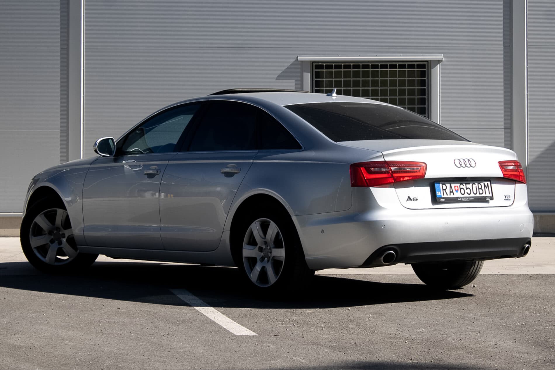 2012 AUDI A6, sivá sedan, 257 048 km