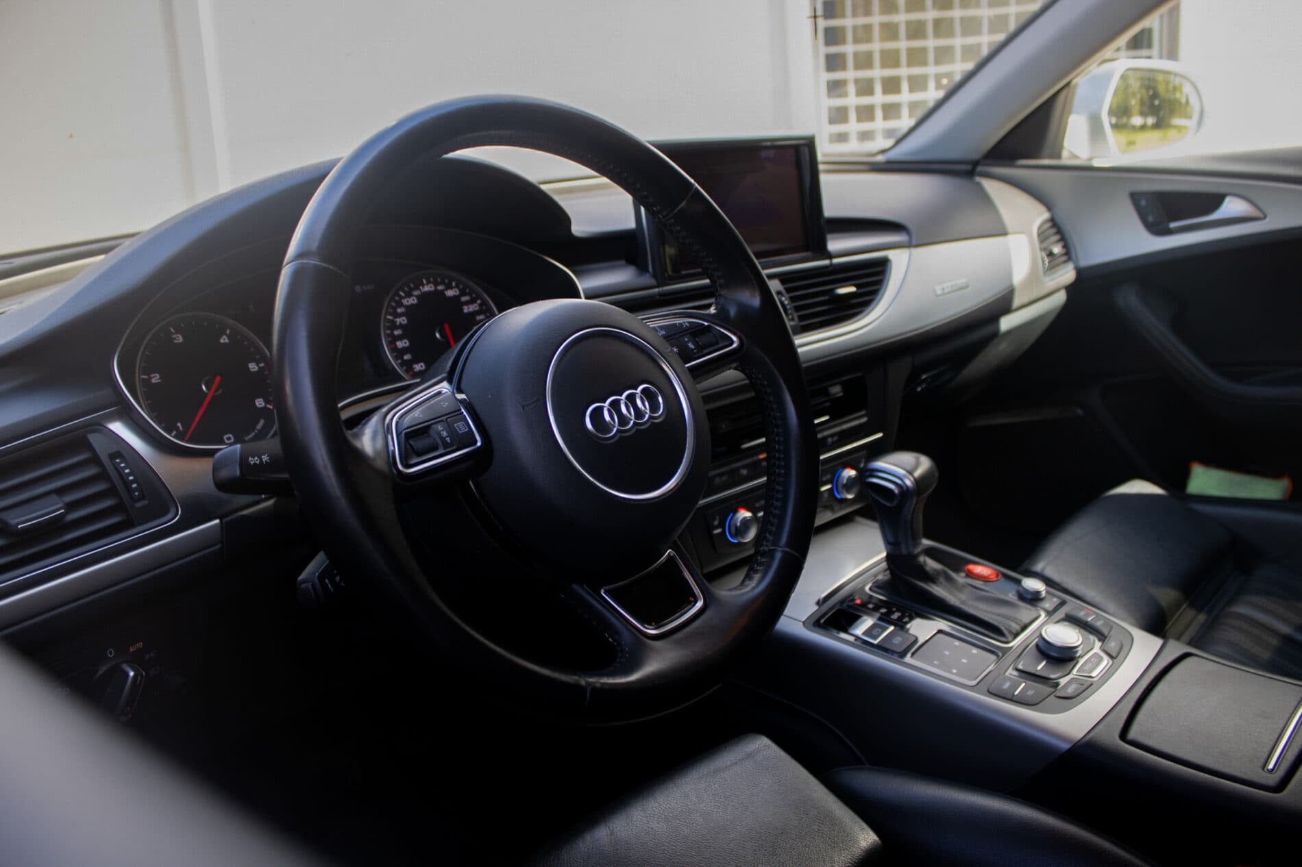 2012 AUDI A6, sivá sedan, 257 048 km