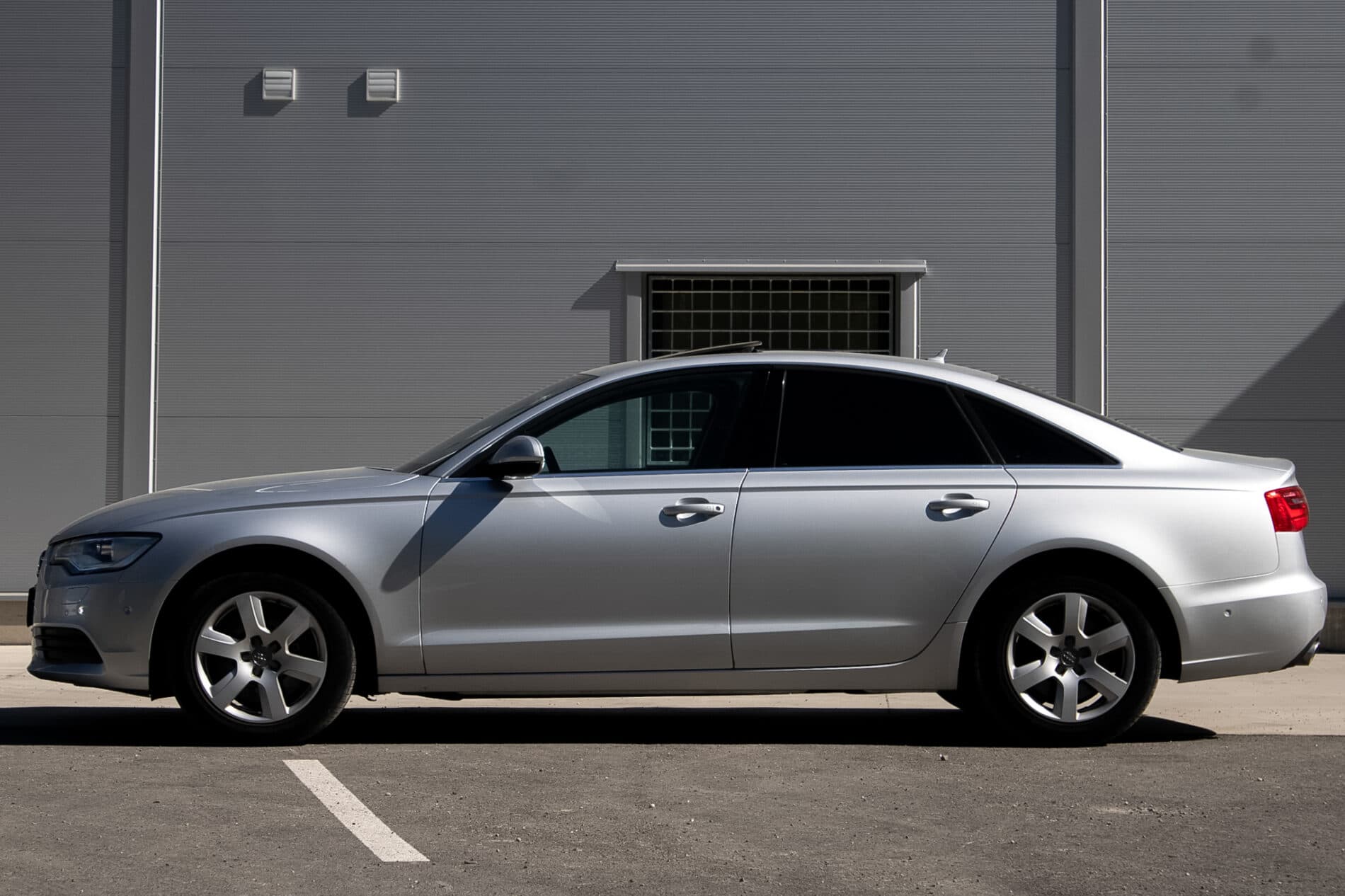 2012 AUDI A6, sivá sedan, 257 048 km