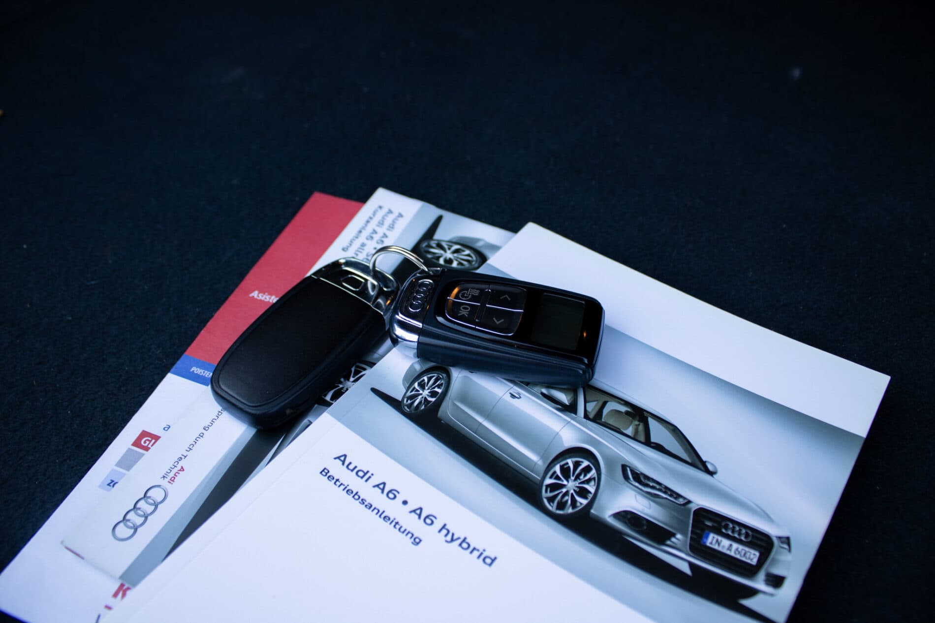 2012 AUDI A6, sivá sedan, 257 048 km