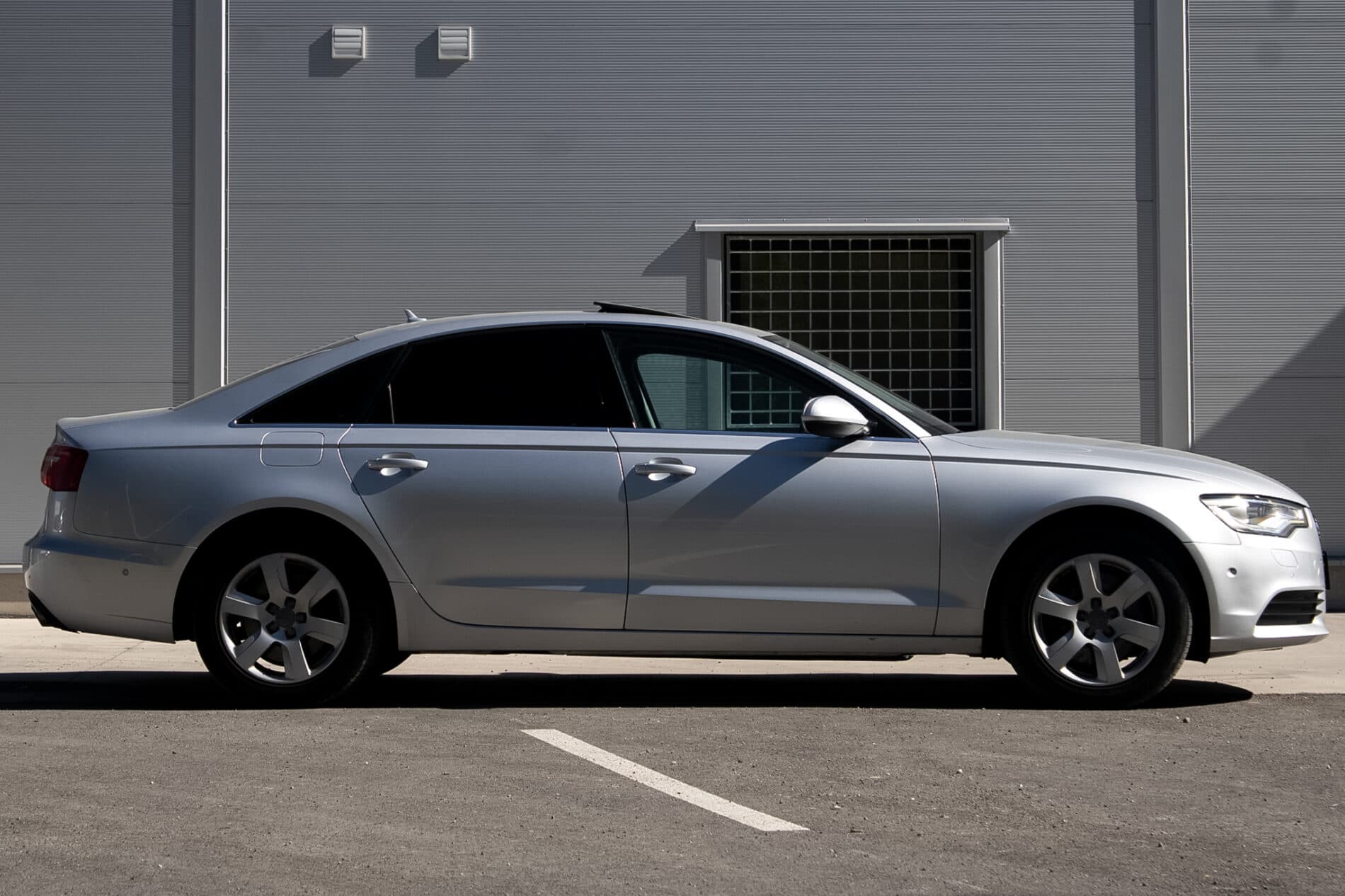 2012 AUDI A6, sivá sedan, 257 048 km