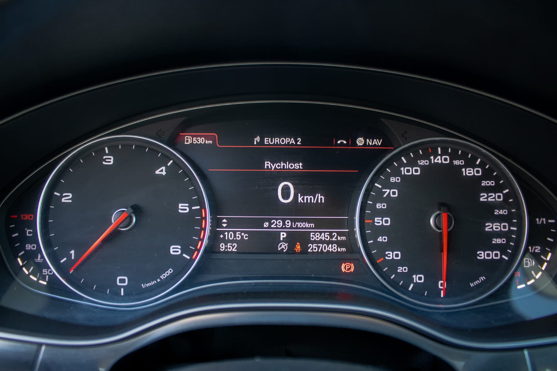 2012 AUDI A6, sivá sedan, 257 048 km
