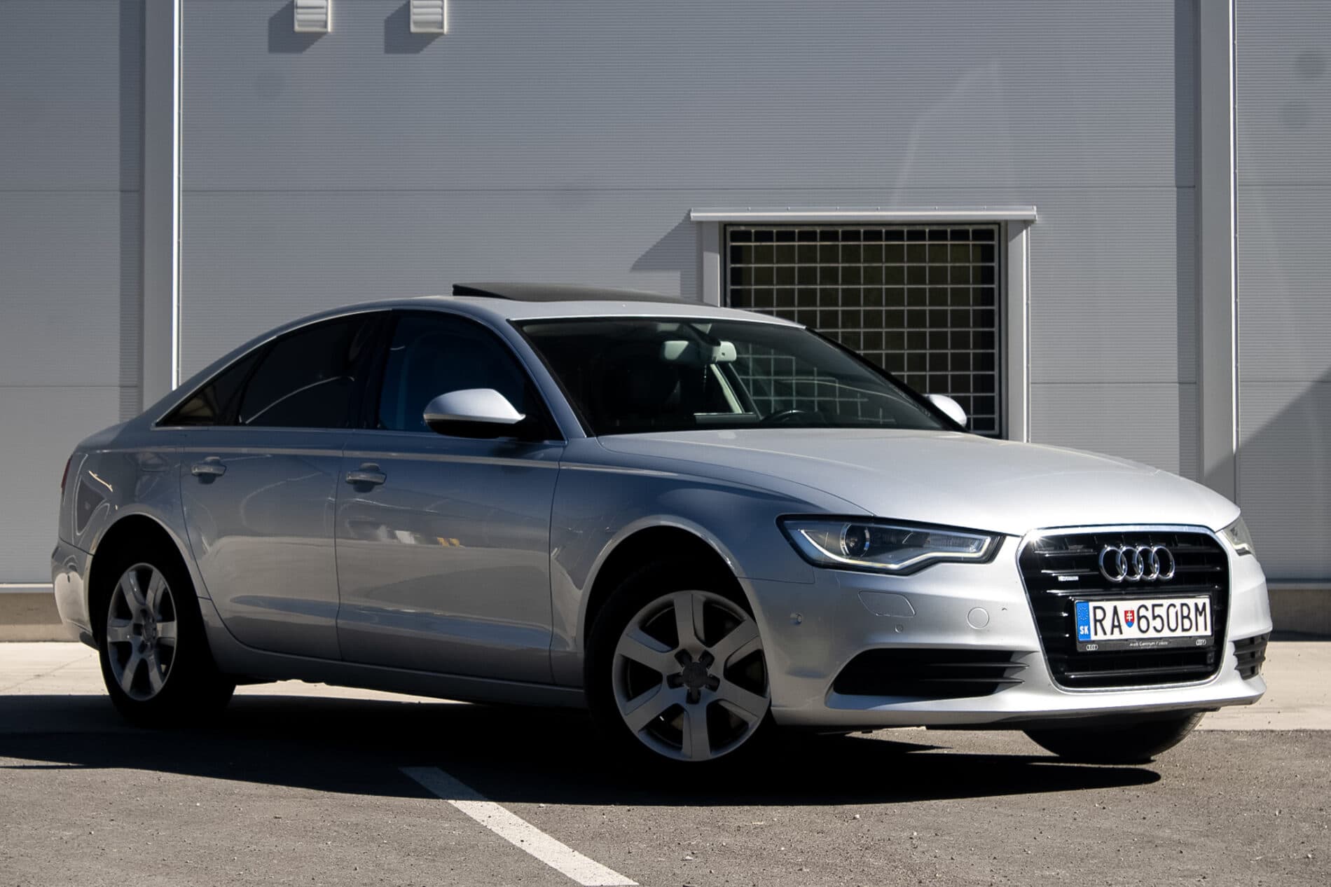 2012 AUDI A6, sivá sedan, 257 048 km