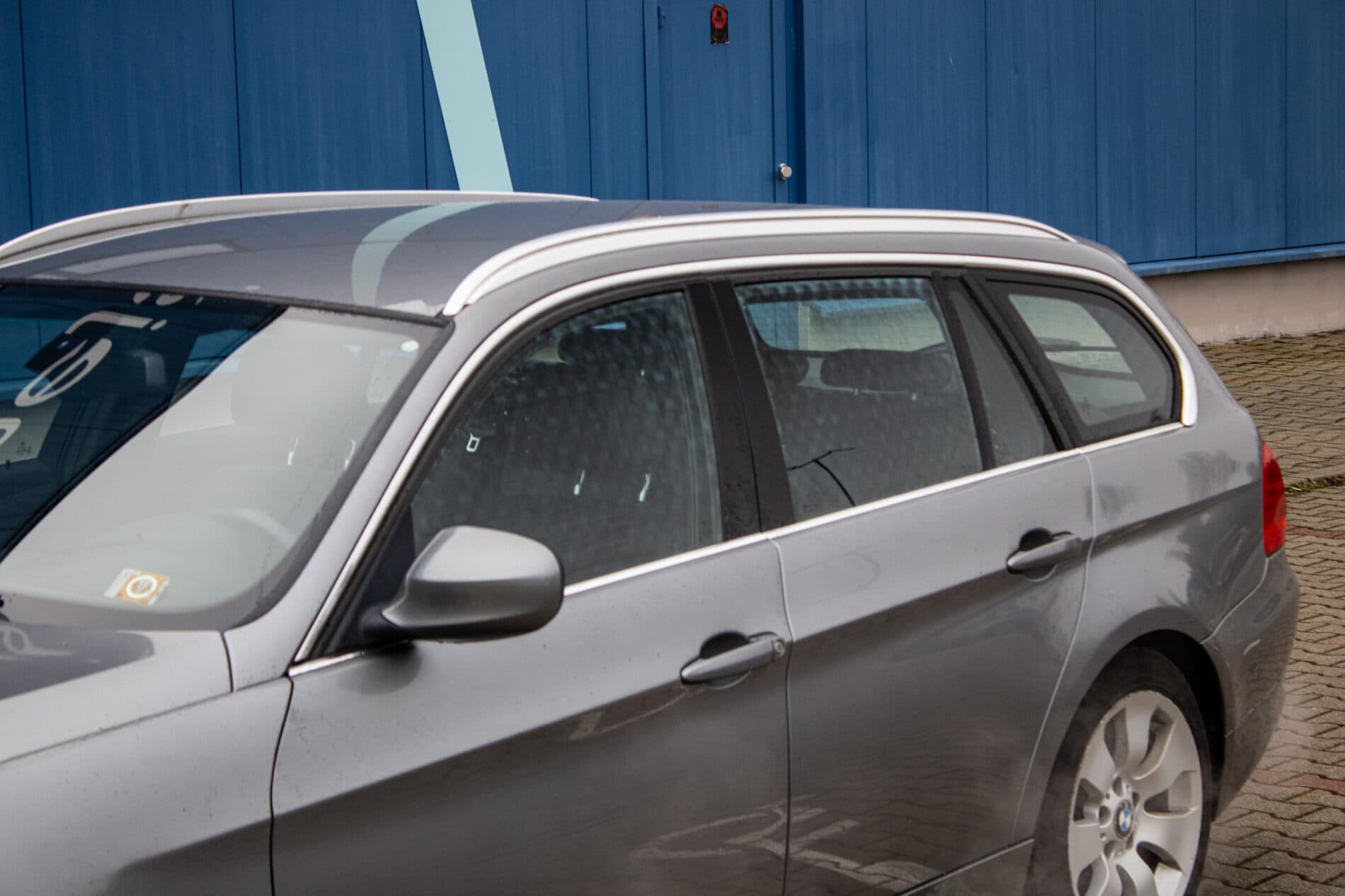 2011 BMW 325i, sivá kombi, 293 972 km