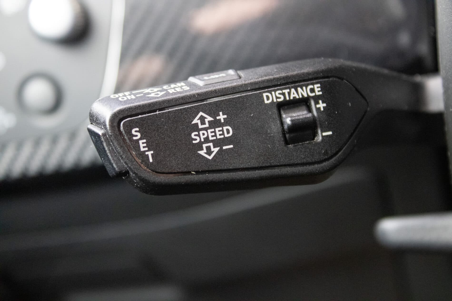 2018 AUDI A4, sivá kombi, 182 788 km