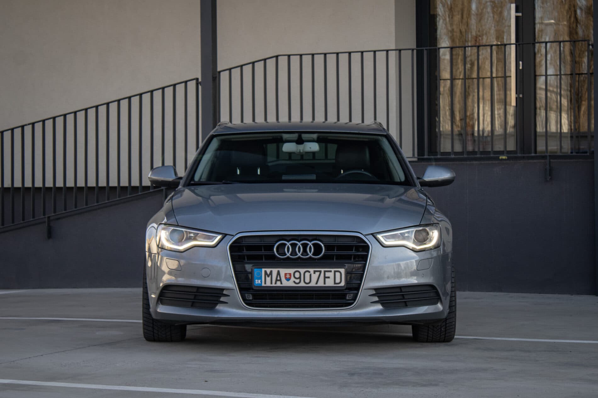 2011 AUDI A6, sivá kombi, 309 675 km