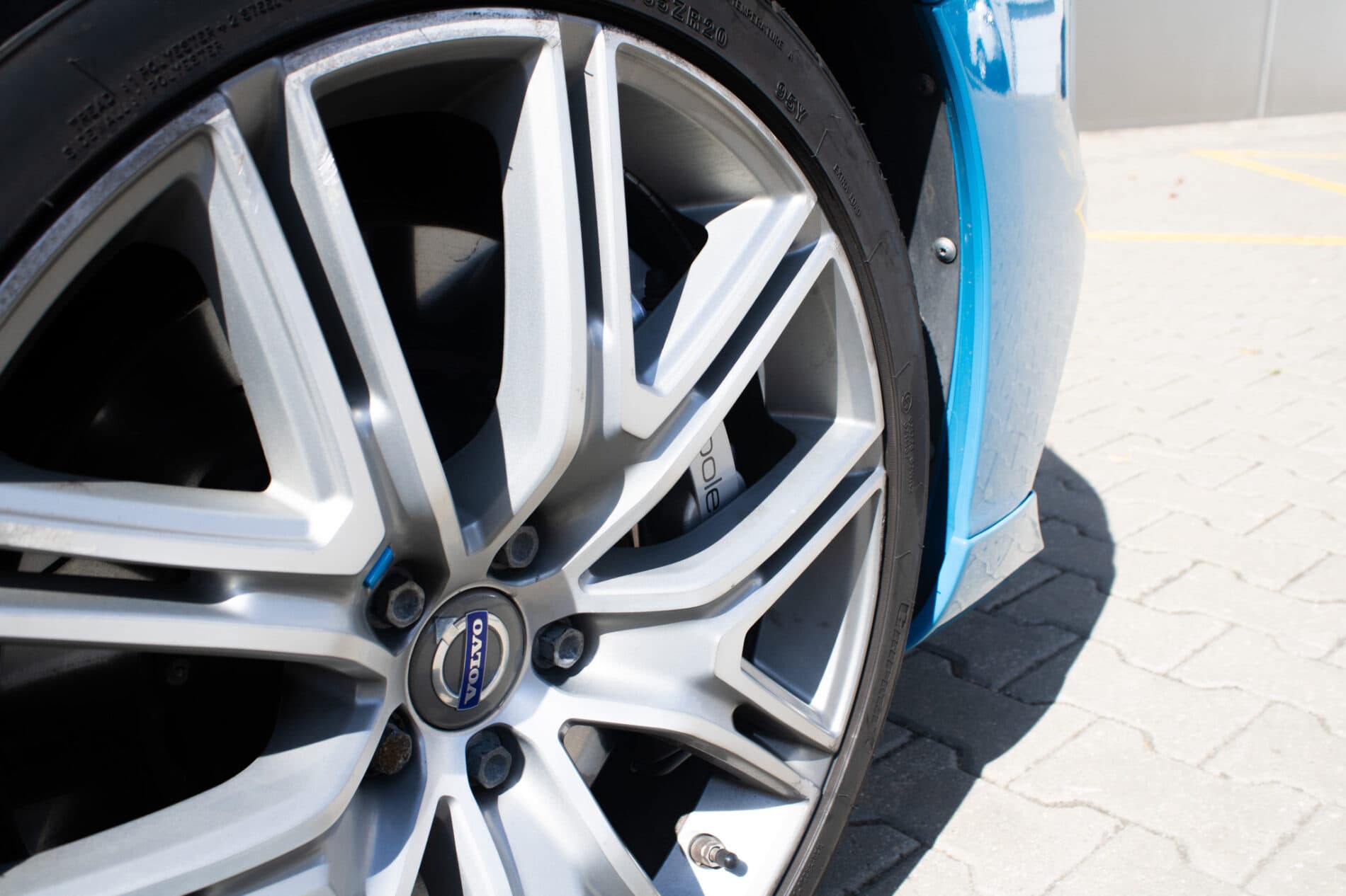 2017 Volvo V60 Polestar, modrá kombi, 57 641 km