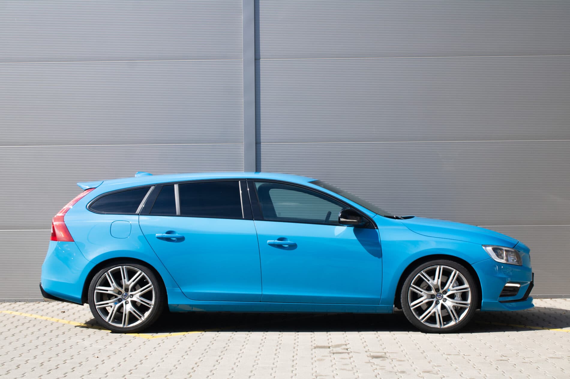 2017 Volvo V60 Polestar, modrá kombi, 57 641 km