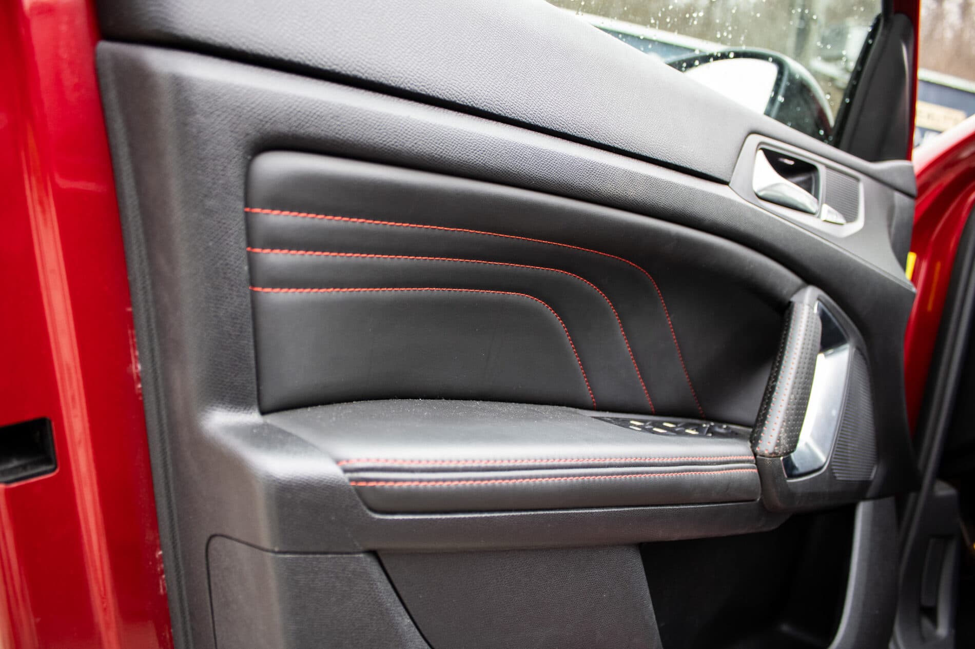 2016 Peugeot 308 GTi, červená hatchback, 30 692 km