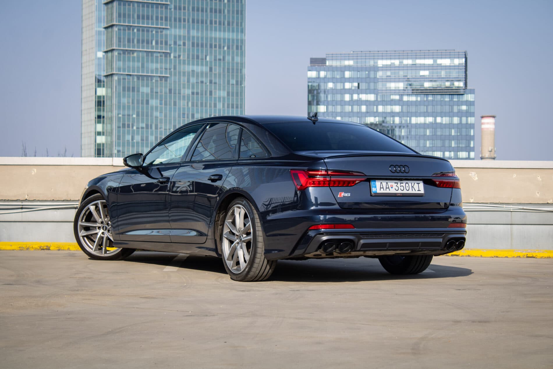 2021 AUDI S6, modrá sedan, 99 467 km