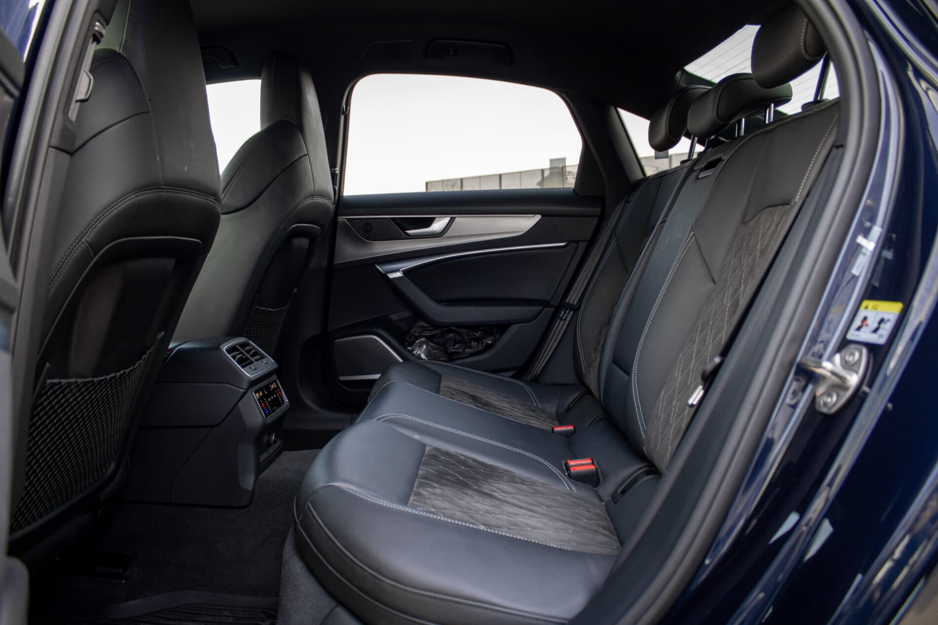 2021 AUDI S6, modrá sedan, 99 467 km