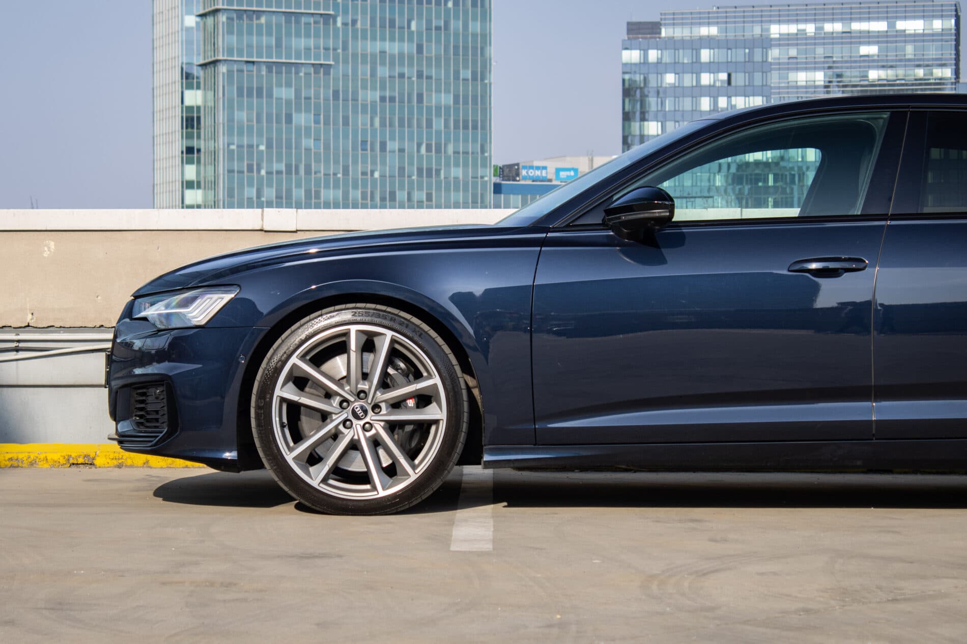 2021 AUDI S6, modrá sedan, 99 467 km