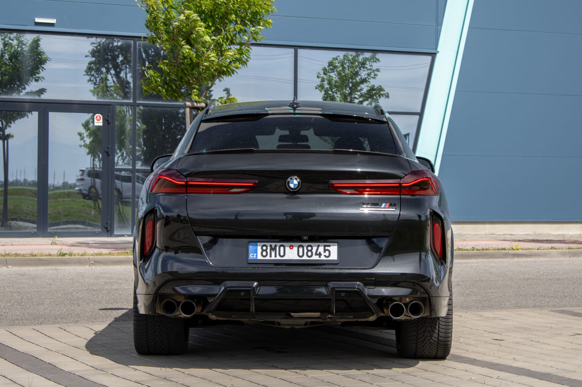 2020 BMW X6 M, čierna suv, 108 787 km