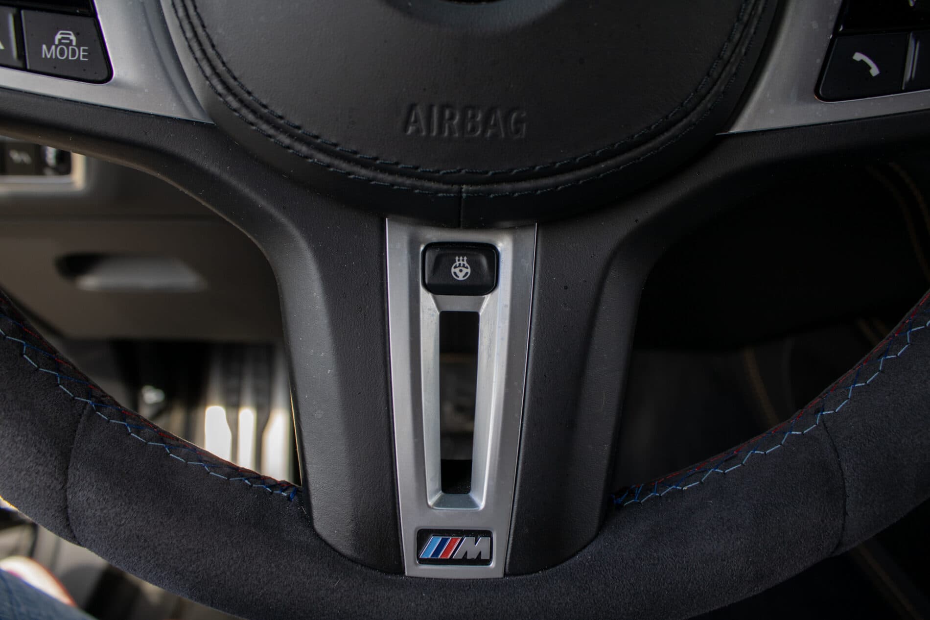2020 BMW X6 M, čierna suv, 108 787 km