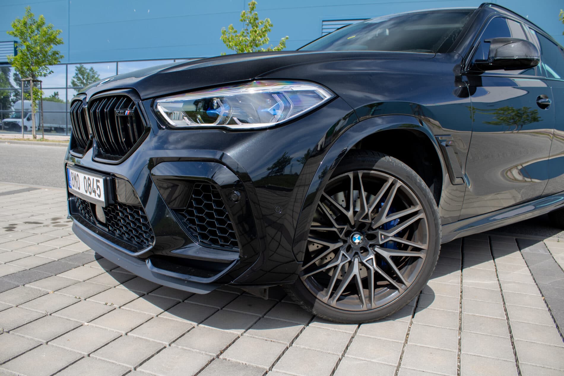 2020 BMW X6 M, čierna suv, 108 787 km