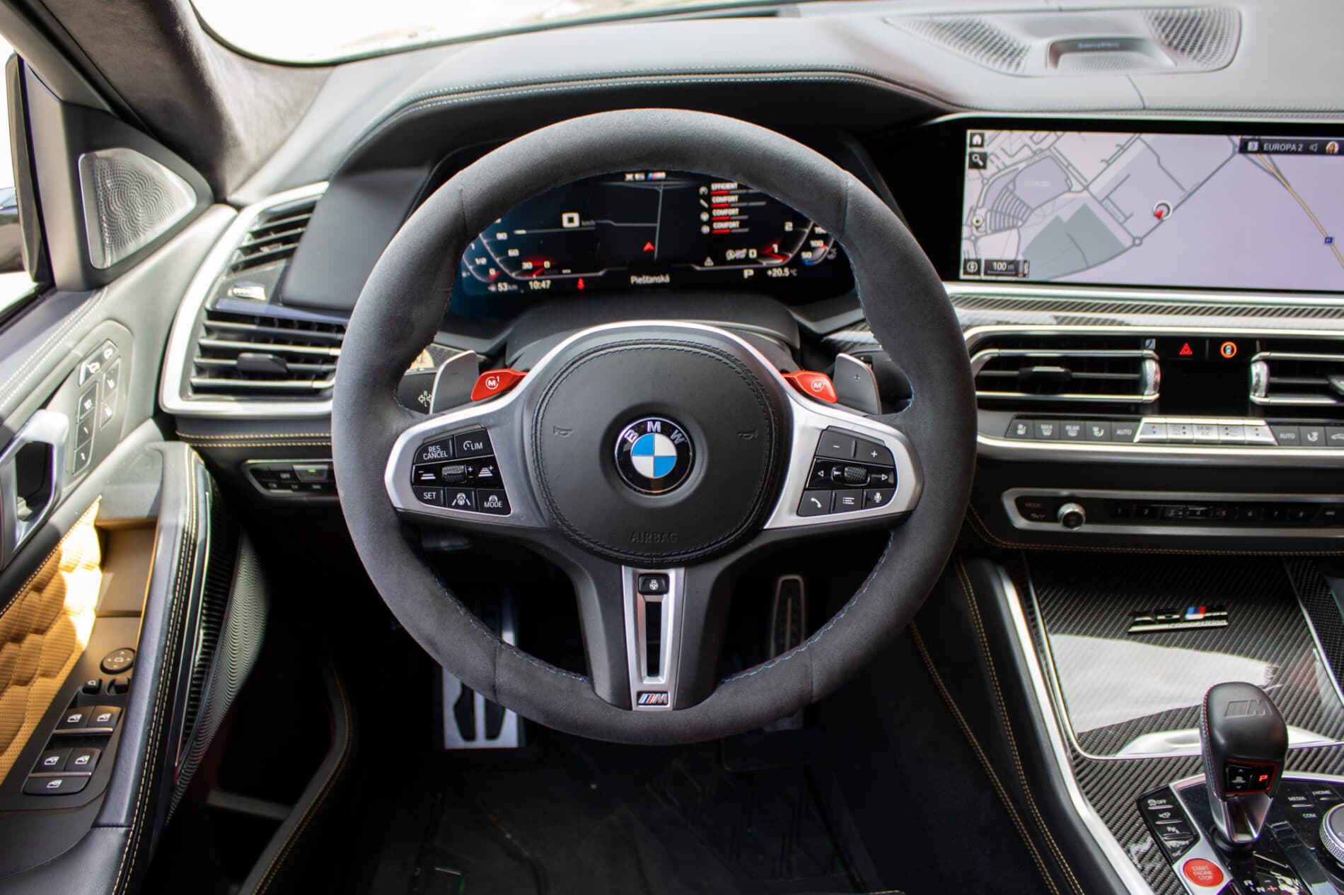 2020 BMW X6 M, čierna suv, 108 787 km