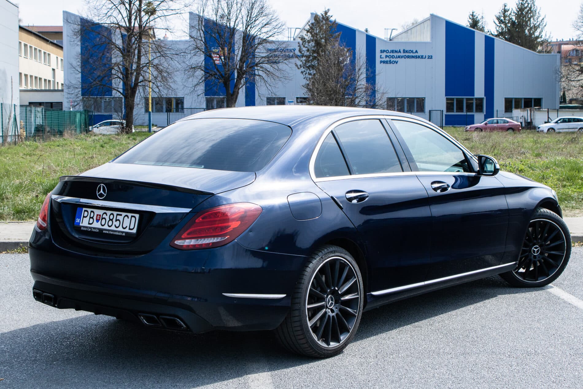 2015 Mercedes-Benz C 400, modrá sedan, 191 643 km