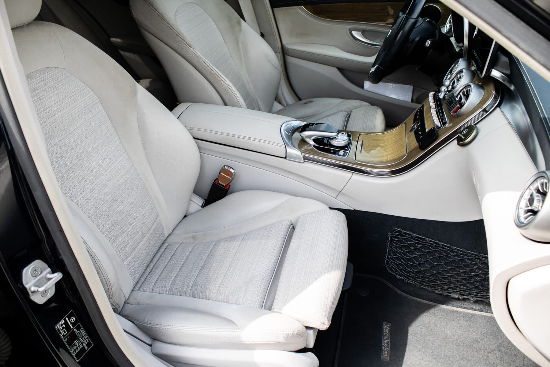 2015 Mercedes-Benz C 400, modrá sedan, 191 643 km